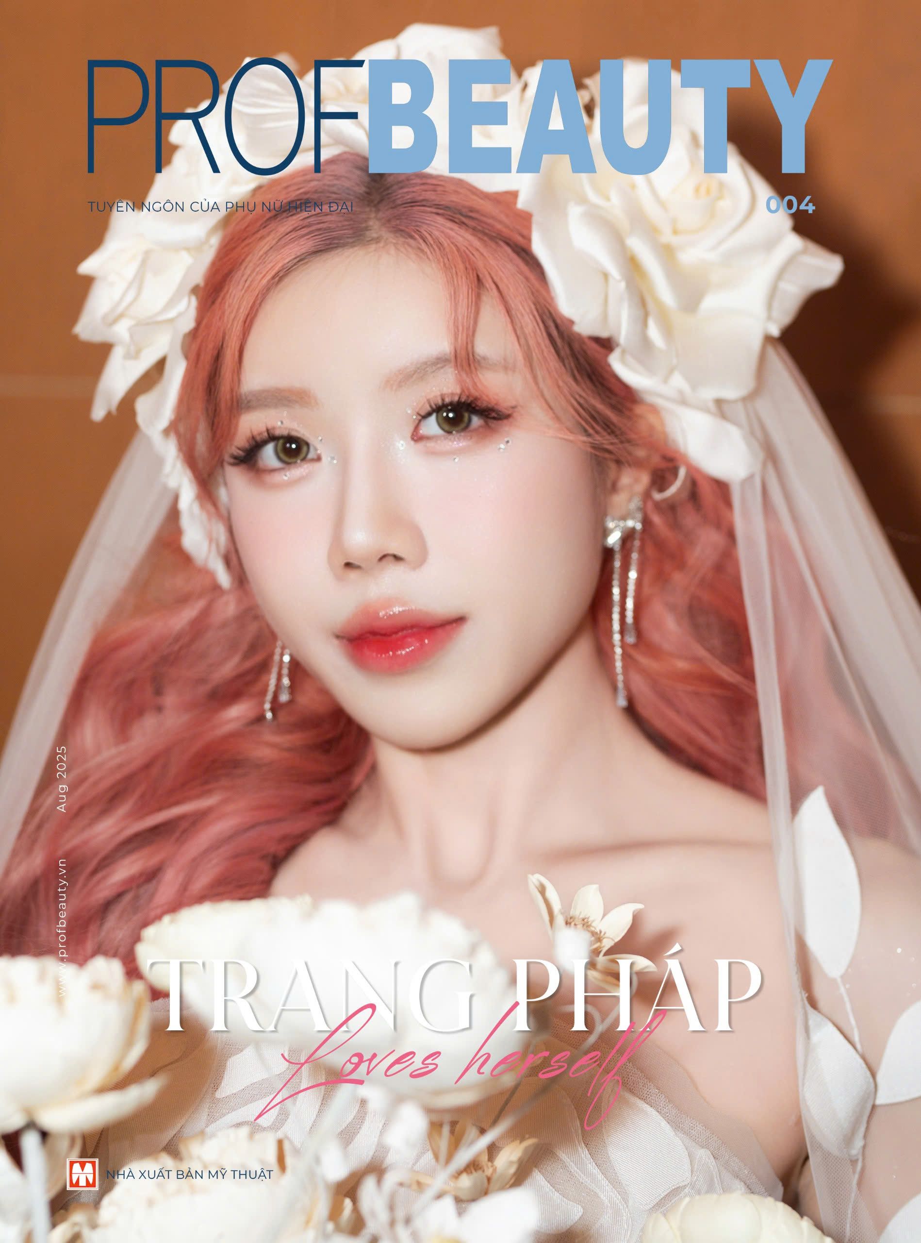 “Loves herself” của Trang Pháp: “Tôi biết ơn vì mình chưa bao giờ bỏ cuộc.”