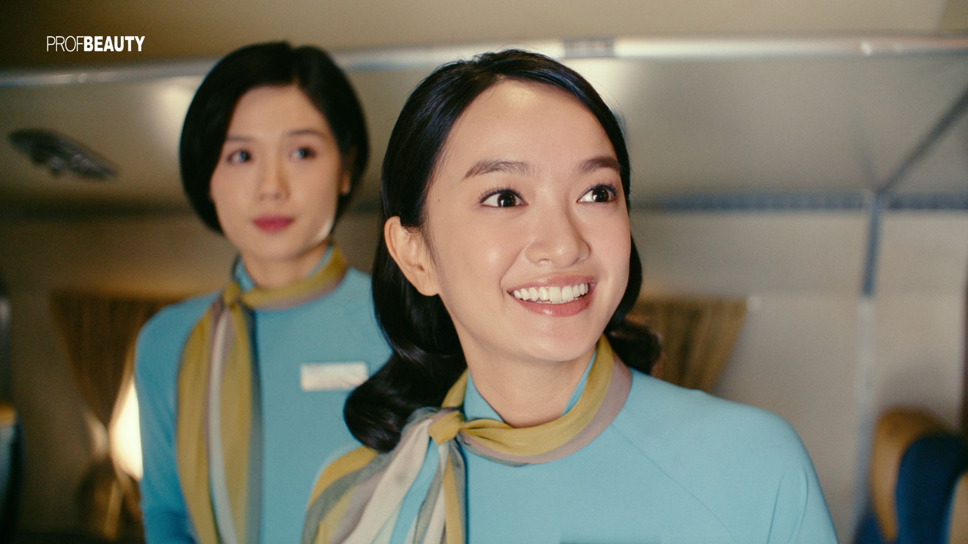 Câu chuyện phía sau tà áo dài thiên thanh trong Tử chiến trên không