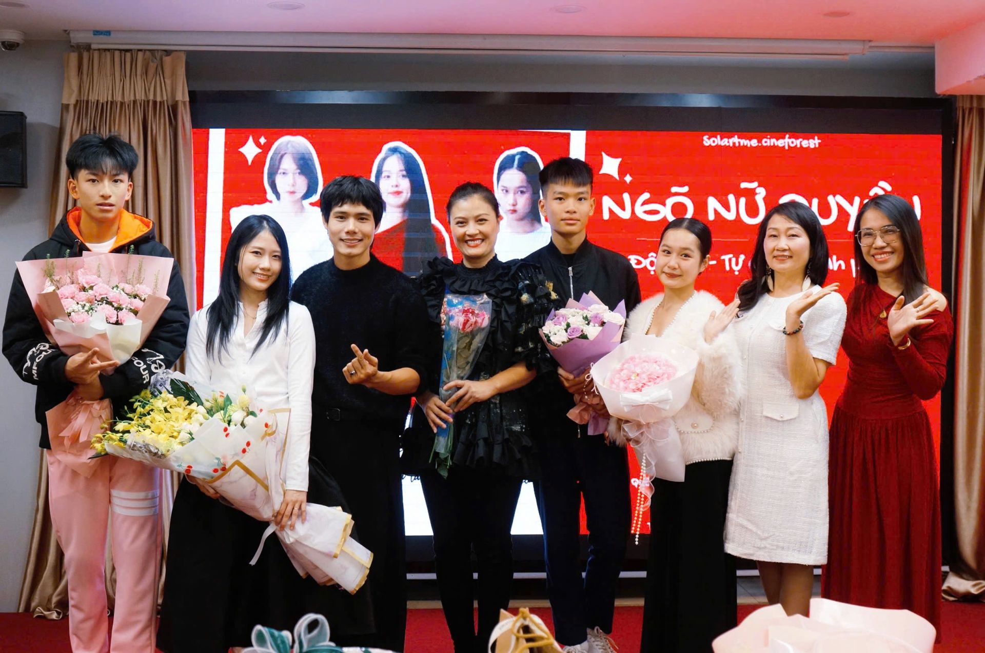 Nhà văn Tina Yuan đảm nhận vai diễn ấn tượng trong “Ngõ Nữ Quyền”