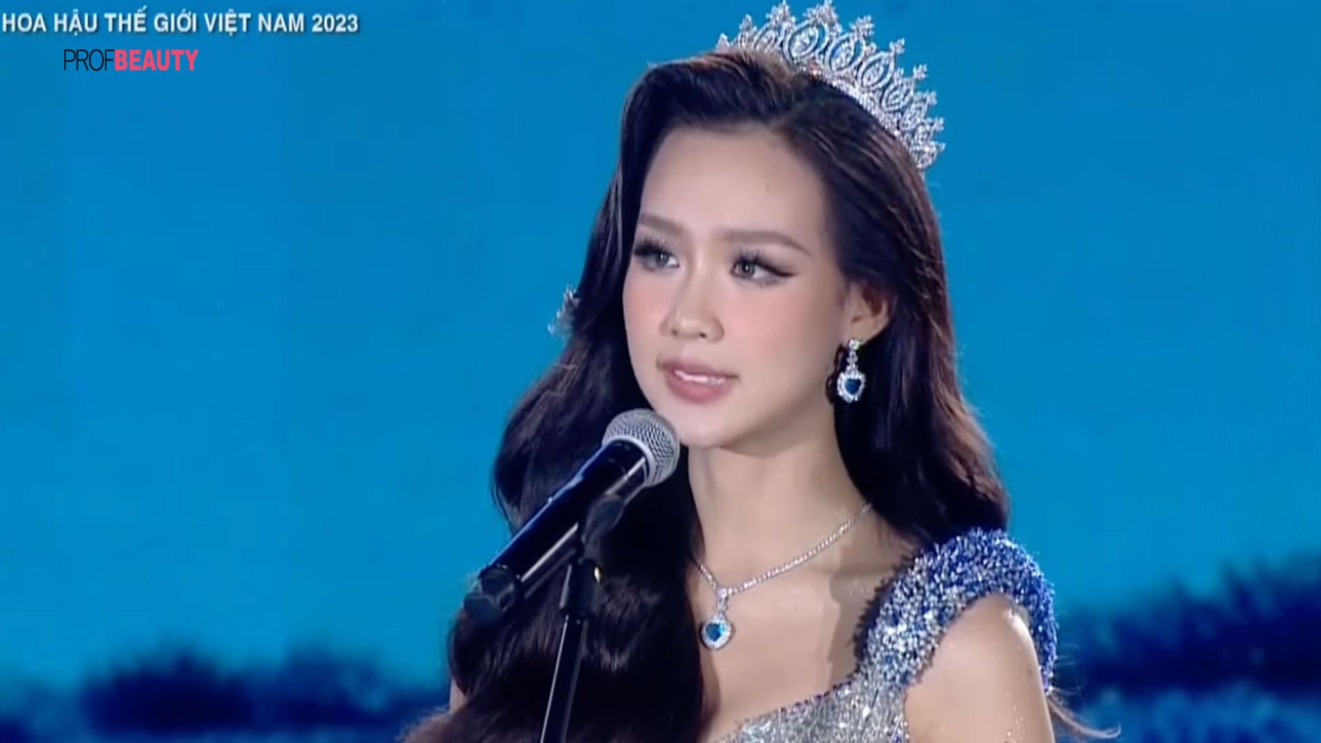 Bí quyết thon gọn chân của nữ thần Triệu Lộ Tư