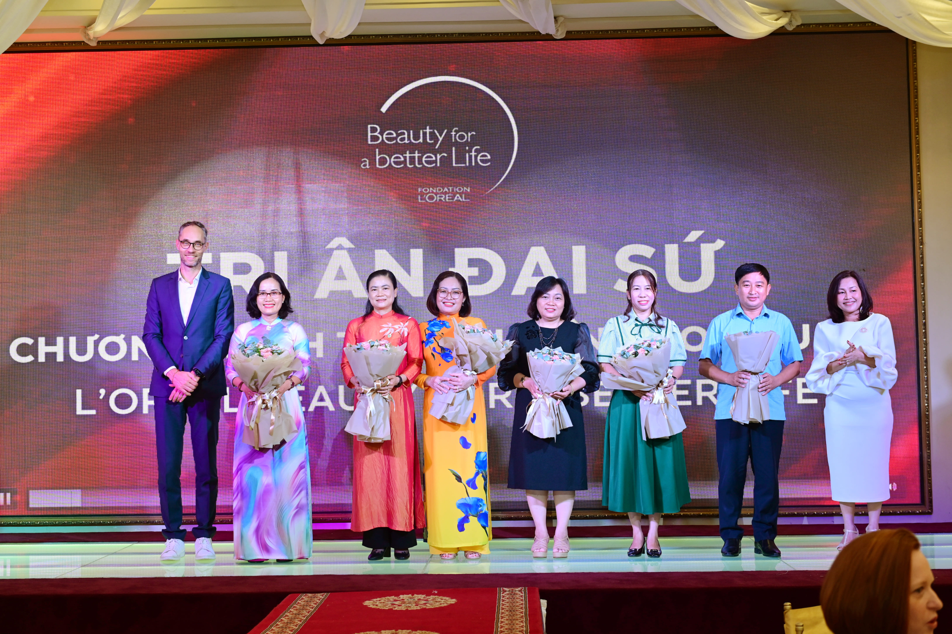 sac-mau-cuoc-song-loreal