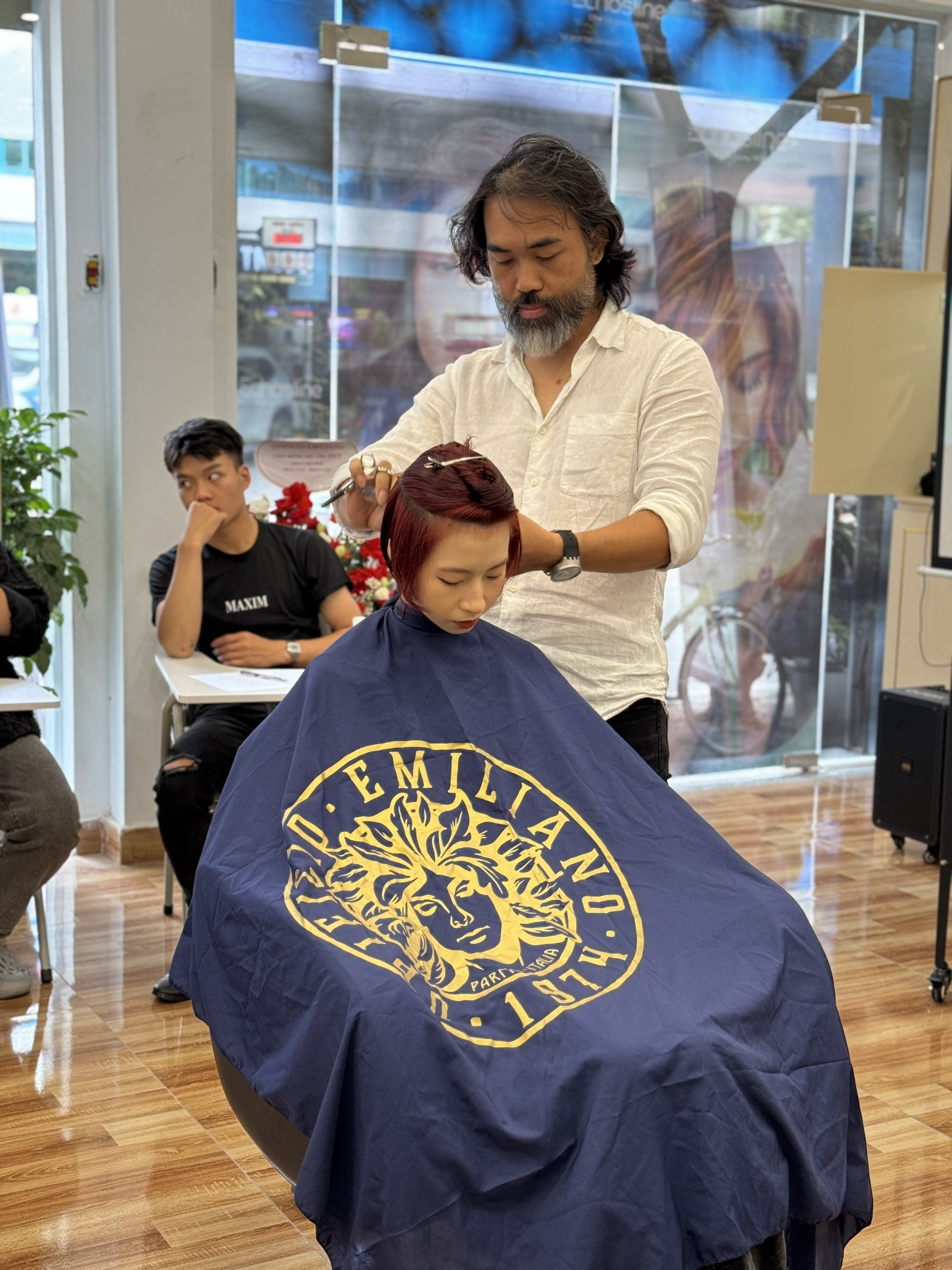 ban-thiet-ke-tao-mau-toc-viet-nam-chia-se-tai-chuong-trinh-dao-tao-look-learn-v-wave-2024-1