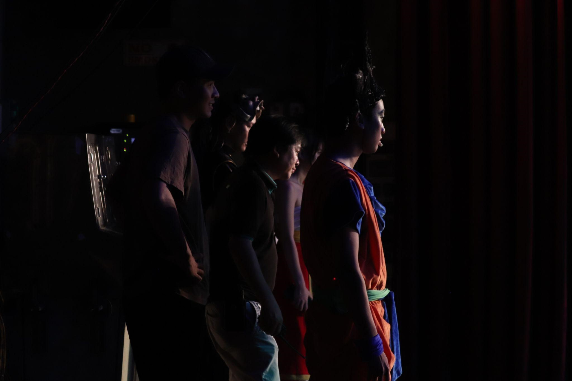 dien-vien-hong-phuc-cam-xuc-cua-khan-gia-khi-xem-mot-vo-kich-rat-tron-ven-27