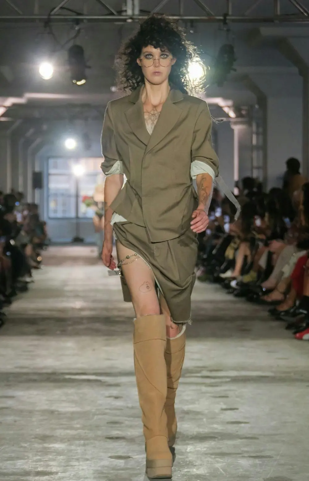 nhung-xu-huong-nao-do-bo-san-dien-new-york-fashion-week-2024-2