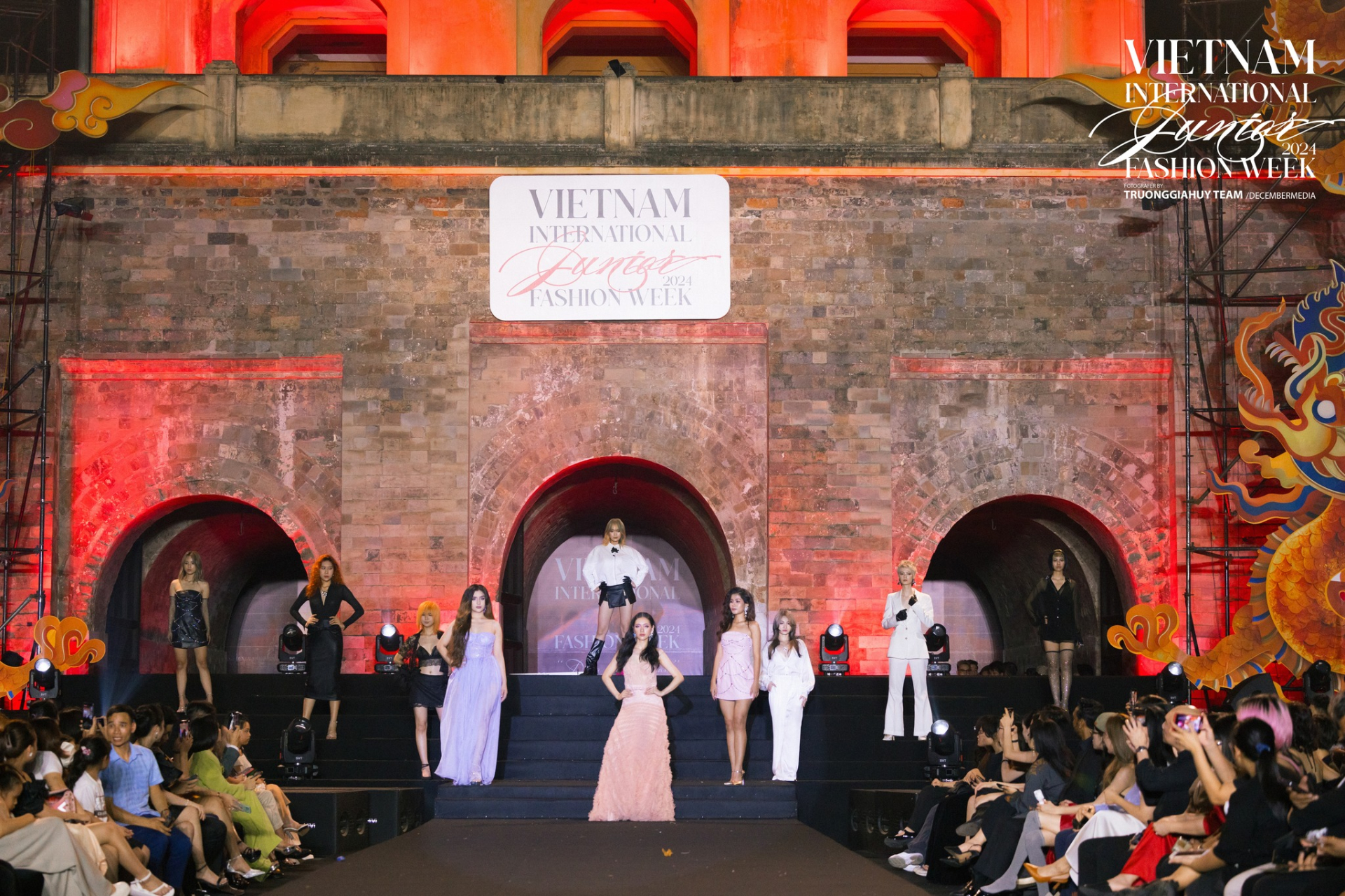 the-light-of-future-bst-toc-tai-tuan-le-thoi-trang-tre-em-quoc-te-viet-nam-2024-20