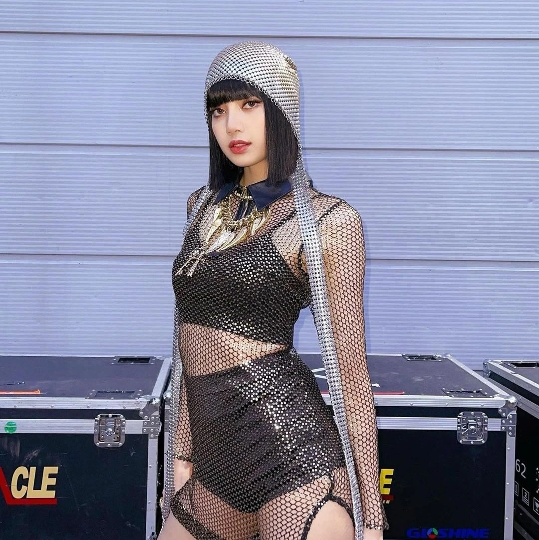 thoi-trang-xuyen-thau-muon-kieu-choi-dua-tinh-te-va-goi-cam-11