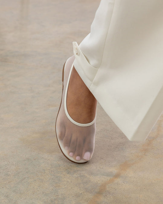 thoi-trang-xuyen-thau-muon-kieu-choi-dua-tinh-te-va-goi-cam-5