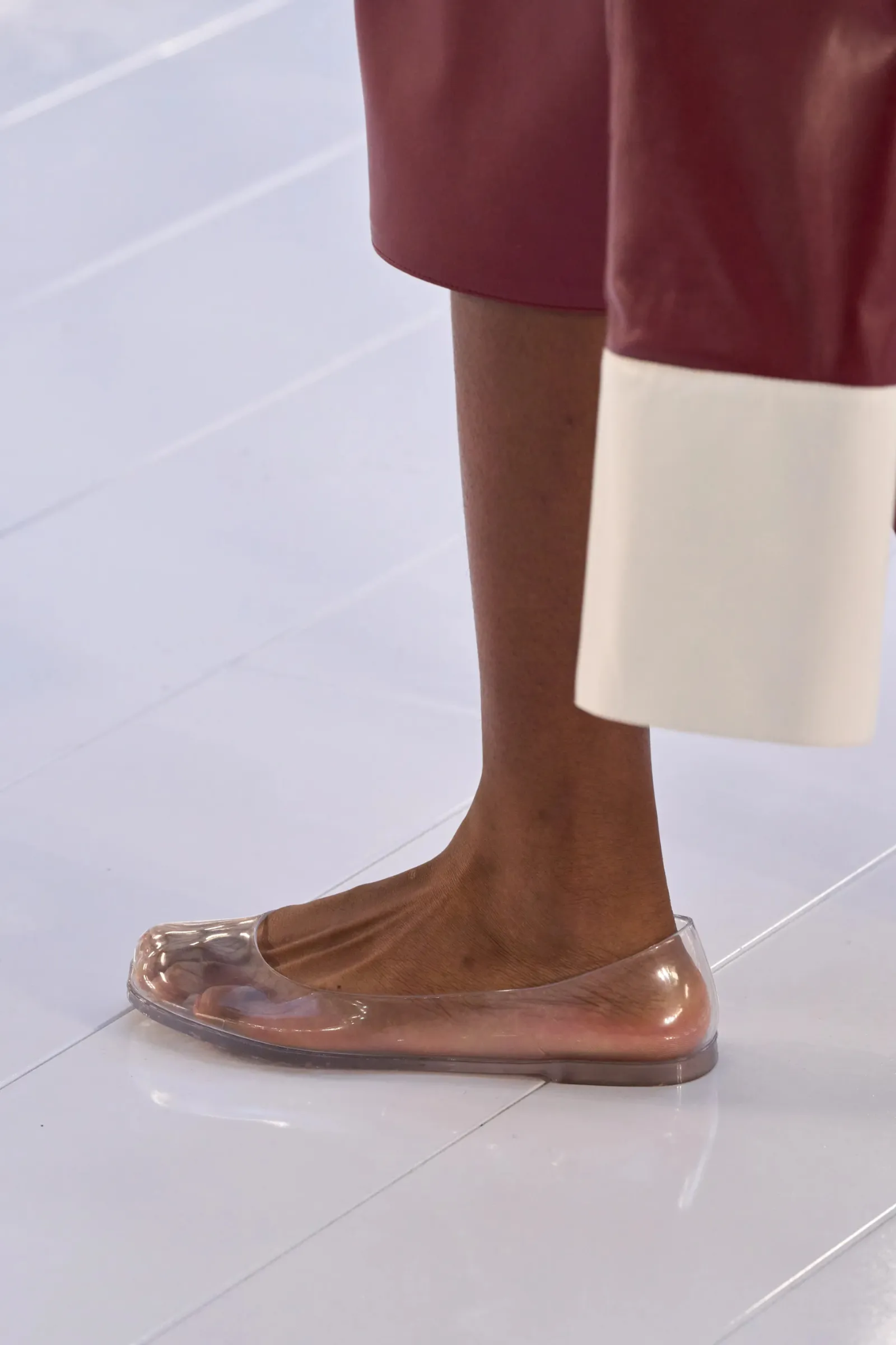 thoi-trang-xuyen-thau-muon-kieu-choi-dua-tinh-te-va-goi-cam-6