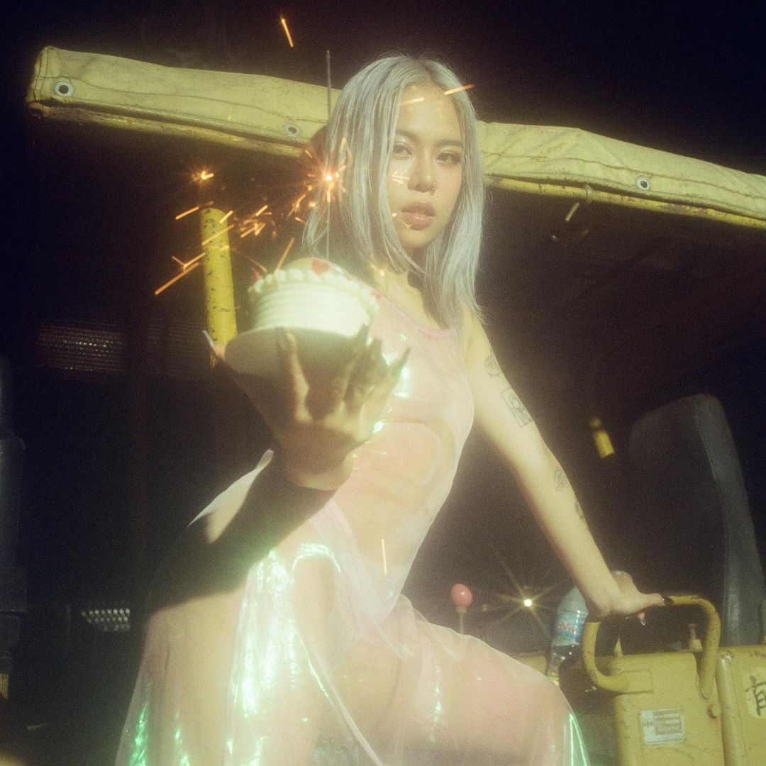 thoi-trang-xuyen-thau-muon-kieu-choi-dua-tinh-te-va-goi-cam-9