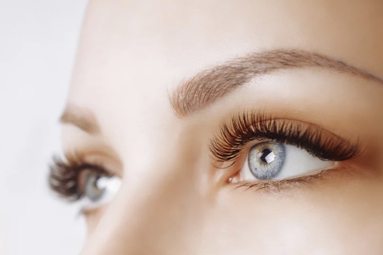 cach-duong-mi-bang-vaseline-cac-nang-nen-biet (2)