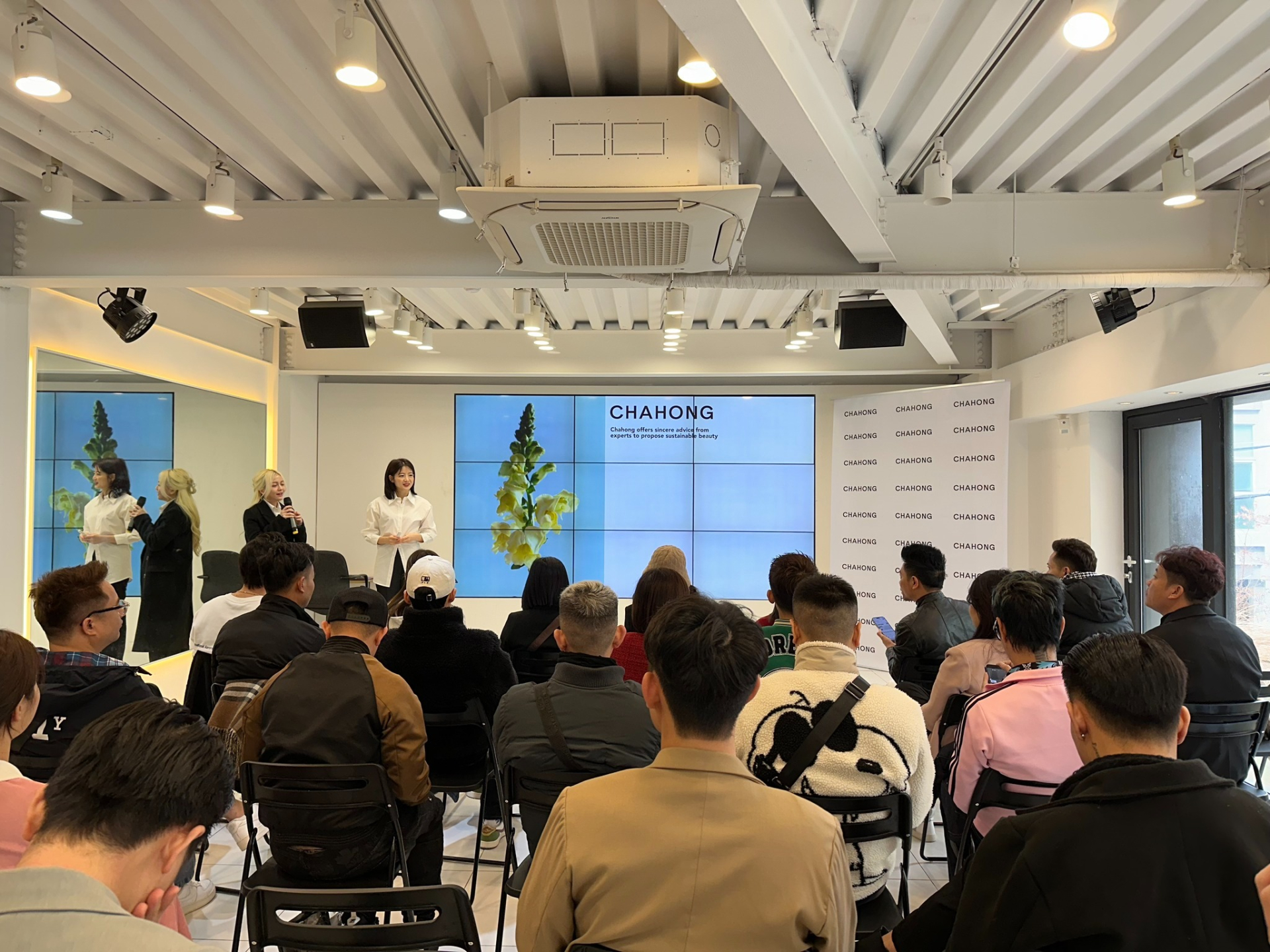 429666962_936395351278043_583936