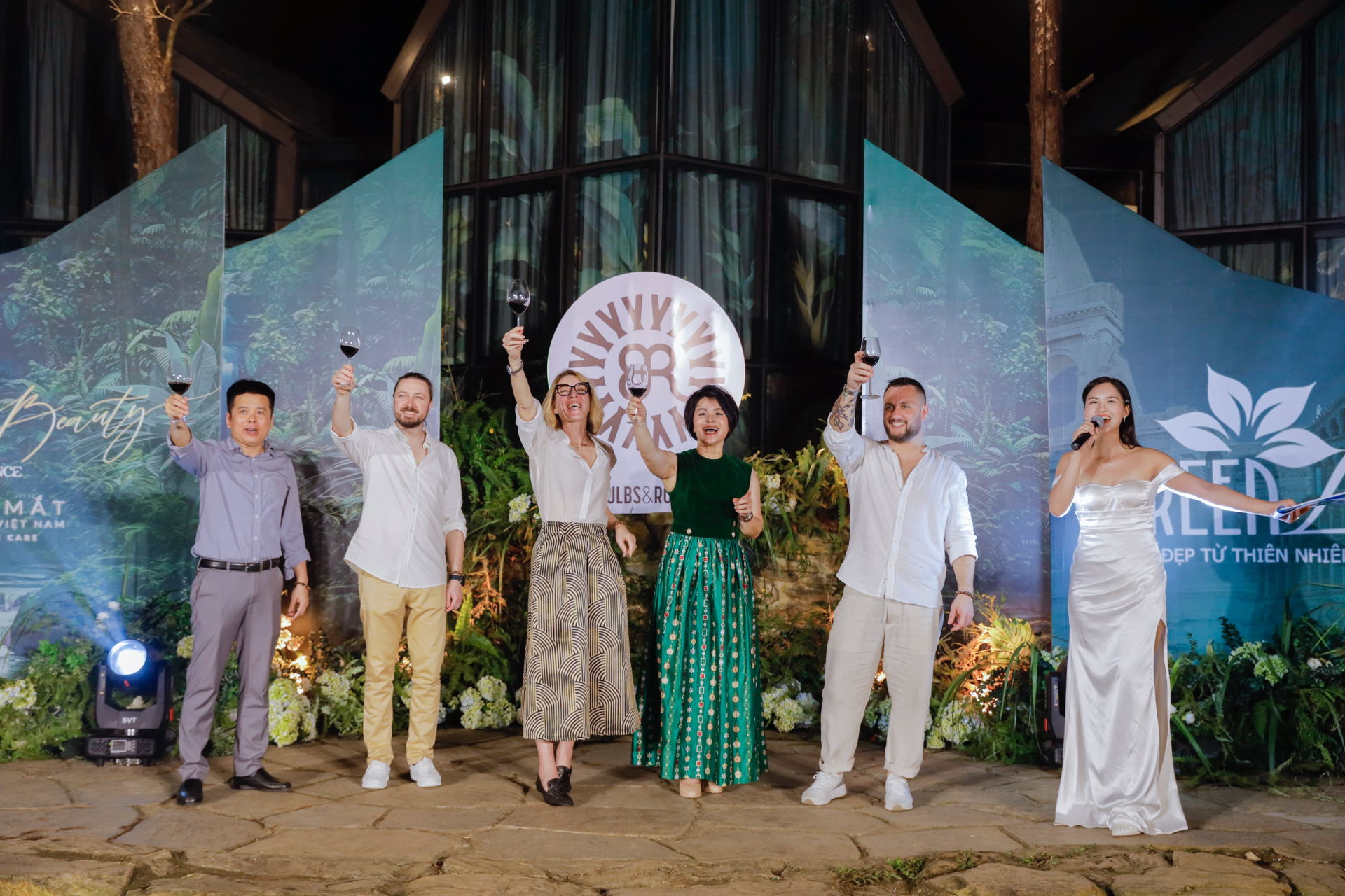 Le-ra-mat-BulbsandRoots2