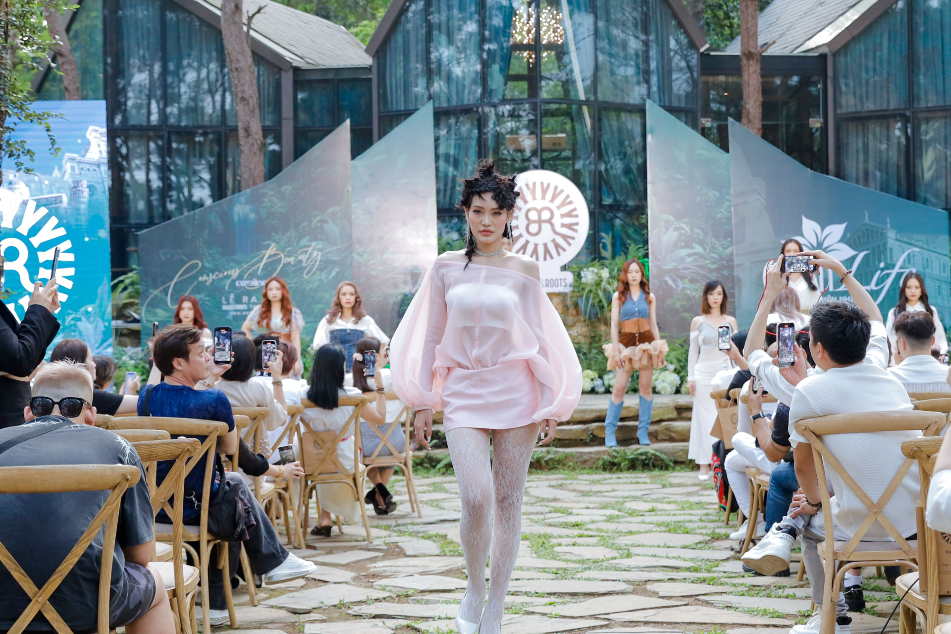 Le-ra-mat-thuong-hieu-BulbsandRoots-khoi-nguon-ve-dep-tinh-thuc-tai-Viet-Nam11