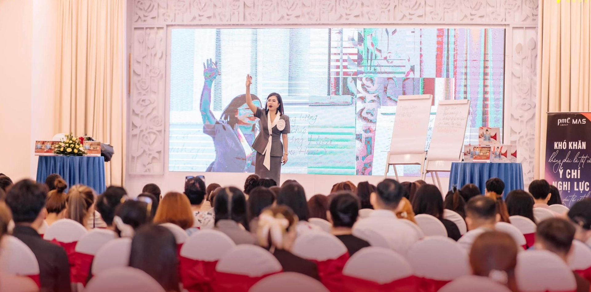 httpsprofbeauty.vnbung-no-royal-pmu-show-voi-su-gop-mat-cua-chuyen-gia-marketing-online-lai-hong-gam