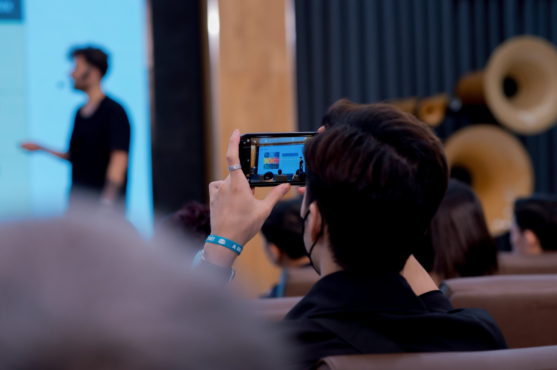 httpsprofbeauty.vncreative-color-bung-no-sang-tao-cung-mau-hy-lap