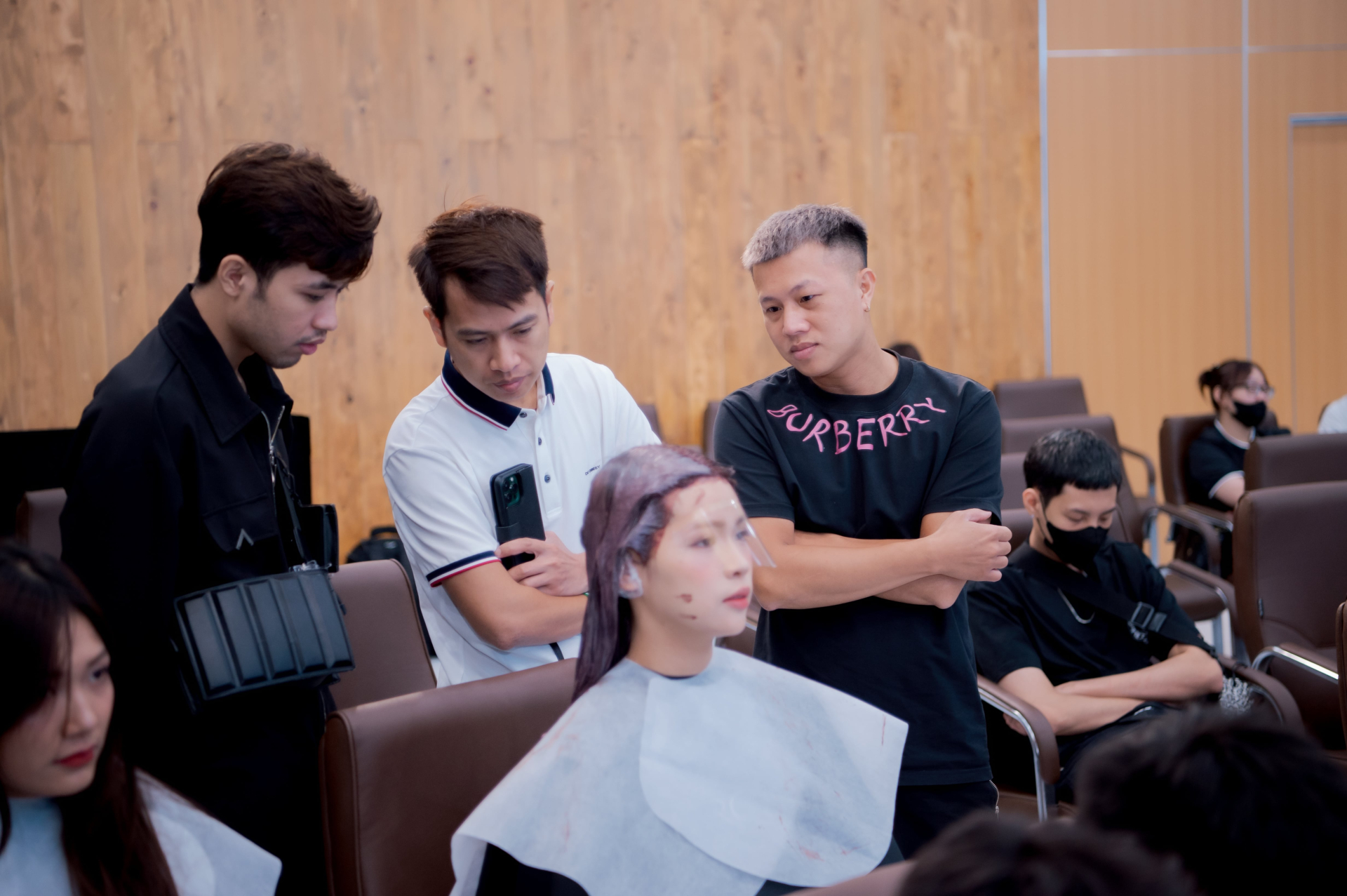 httpsprofbeauty.vncreative-color-bung-no-sang-tao-cung-mau-hy-lap02