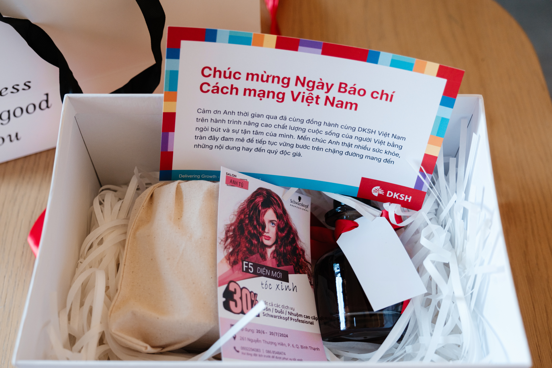 httpsprofbeauty.vnhoa-sac-mau-tim-ban-nga-kham-pha-ve-dep-ca-nhan-tai-shine-with-colors-enrich-me-day-workshop11