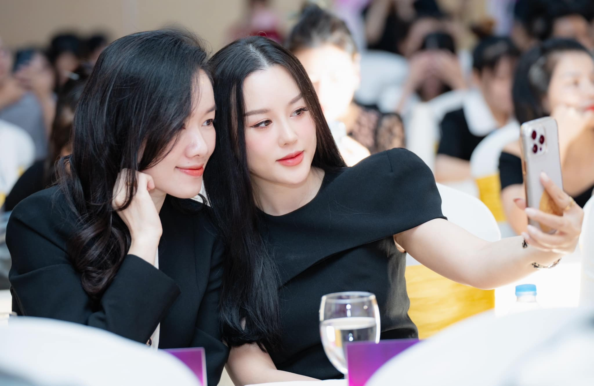 httpsprofbeauty.vnteam-cheuda-dot-pha-voi-cong-nghe-smp-vi-cham-sac-to-da-dau-tai-royal-pmu-show3