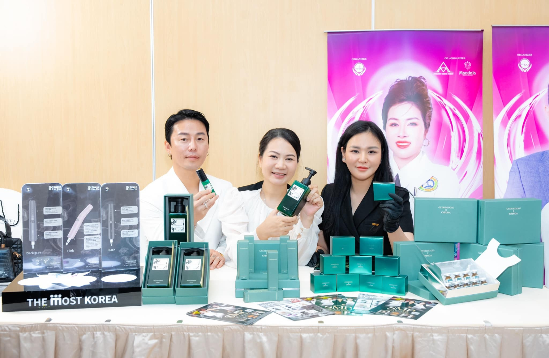 httpsprofbeauty.vnteam-cheuda-dot-pha-voi-cong-nghe-smp-vi-cham-sac-to-da-dau-tai-royal-pmu-show6