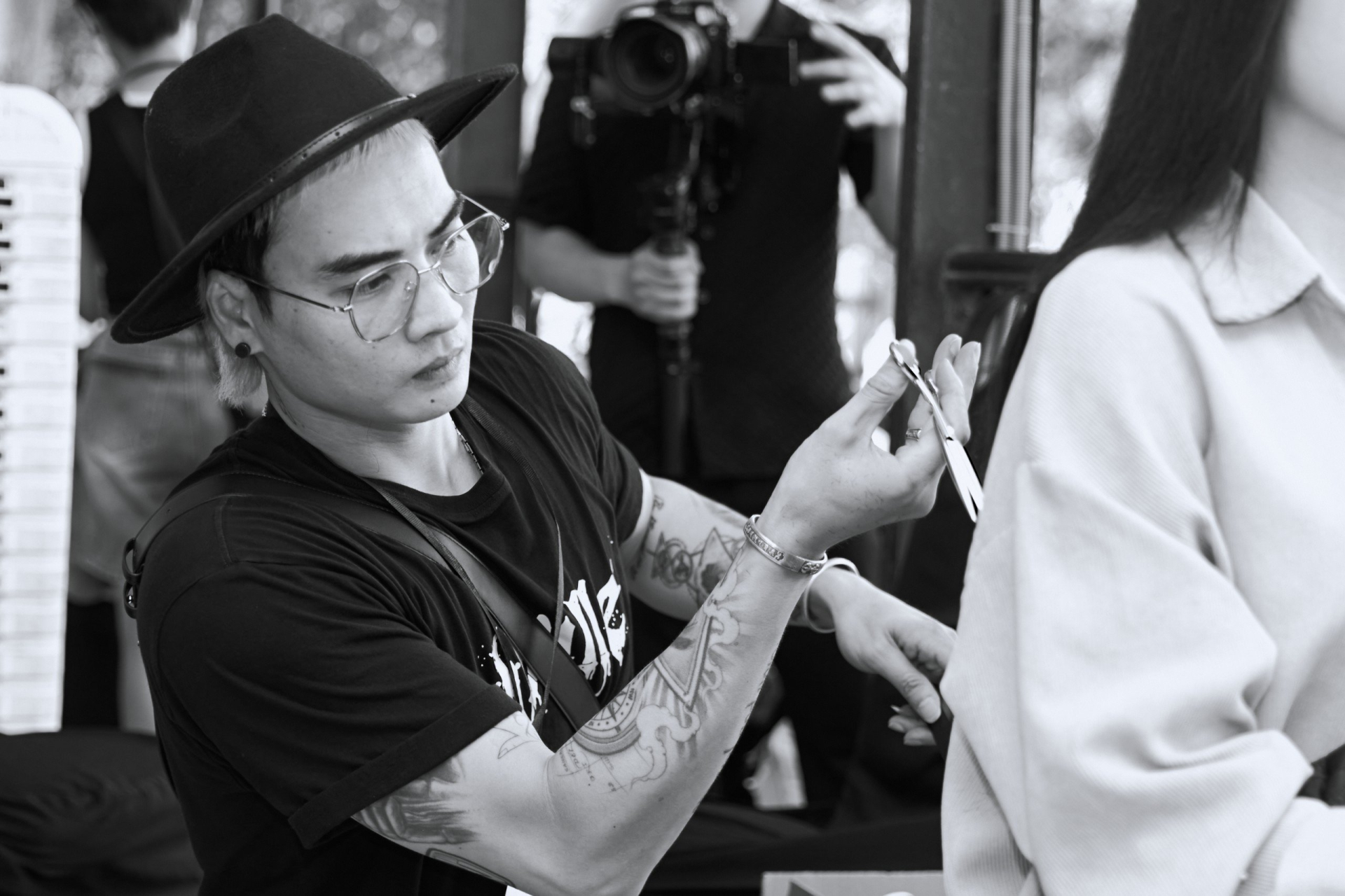 thuong-hieu-bulbs-roots-hop-tac-cung-ban-thiet-ke-tao-mau-toc-vnba-mang-den-man-trinh-dien-toc-an-tuong-tai-vijfw-2024-7