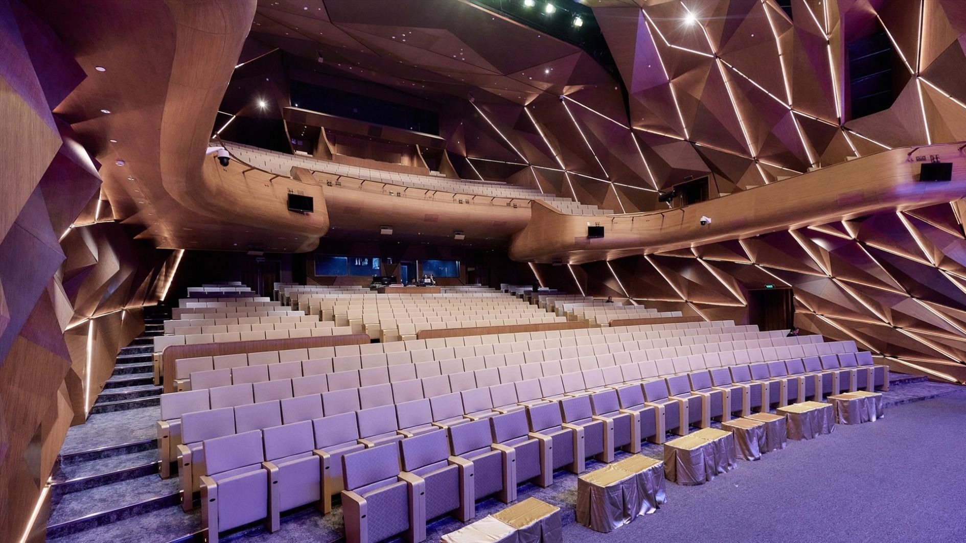 vnba-beauty-awards-2025-dem-hoi