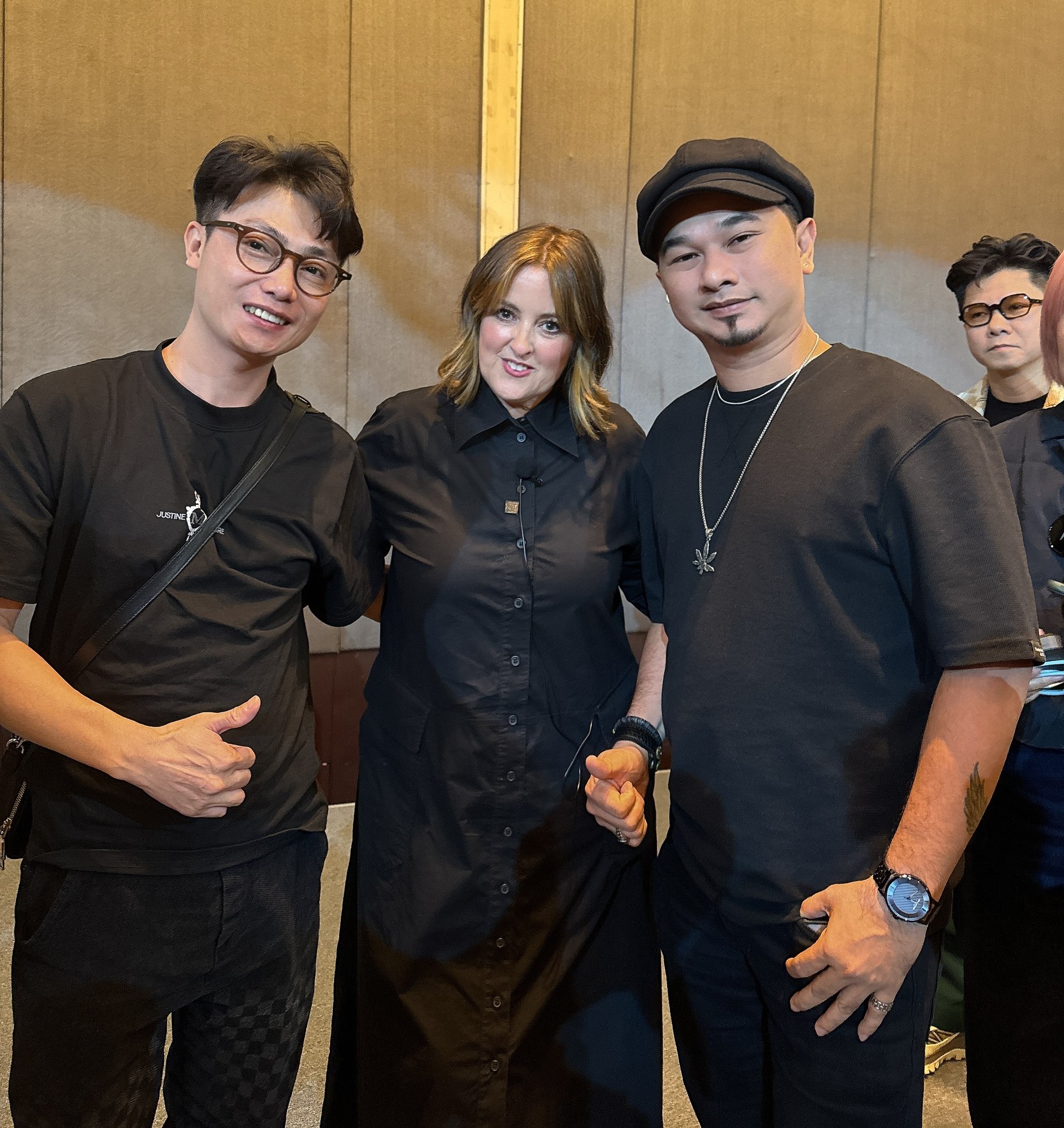 z5374716125608_0ab868a82b4ebf383f36069a168ff2bb