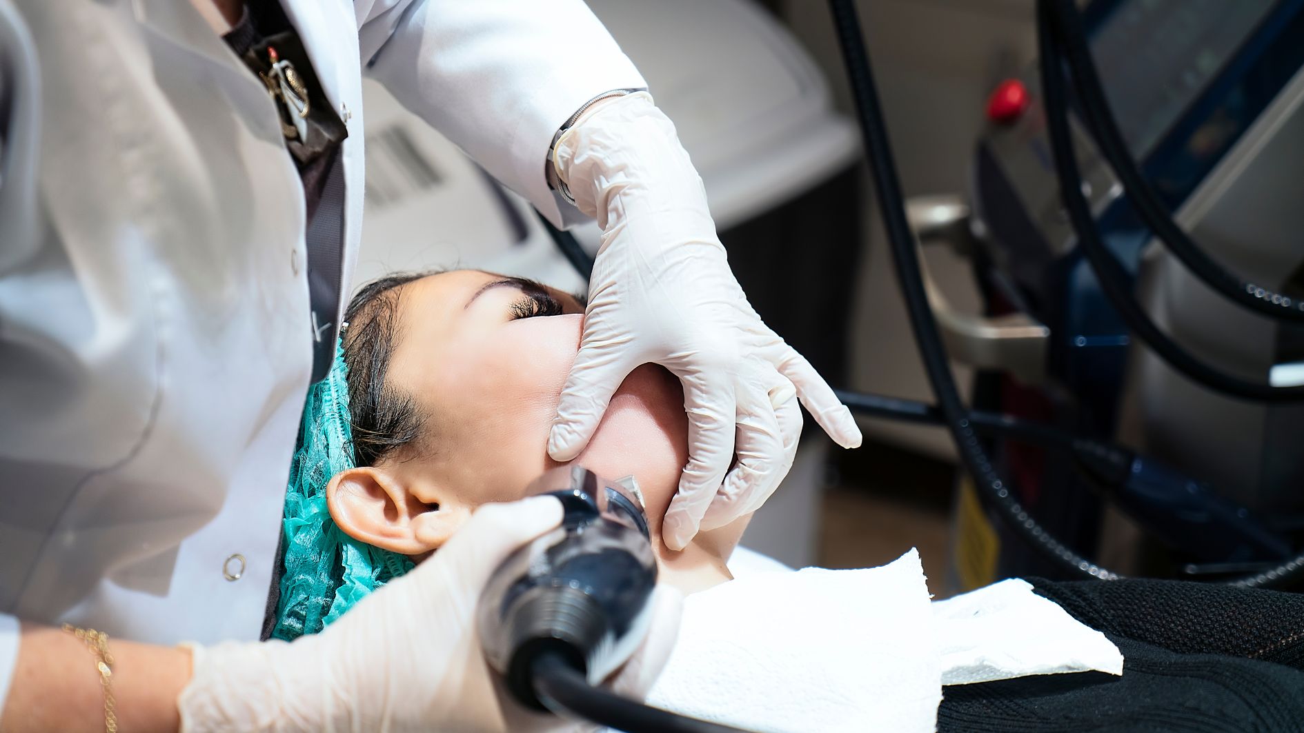 10-phuong-phap-lam-dep-tot-nhat-duoc-bac-si-simon-ourian-binh-chon-3