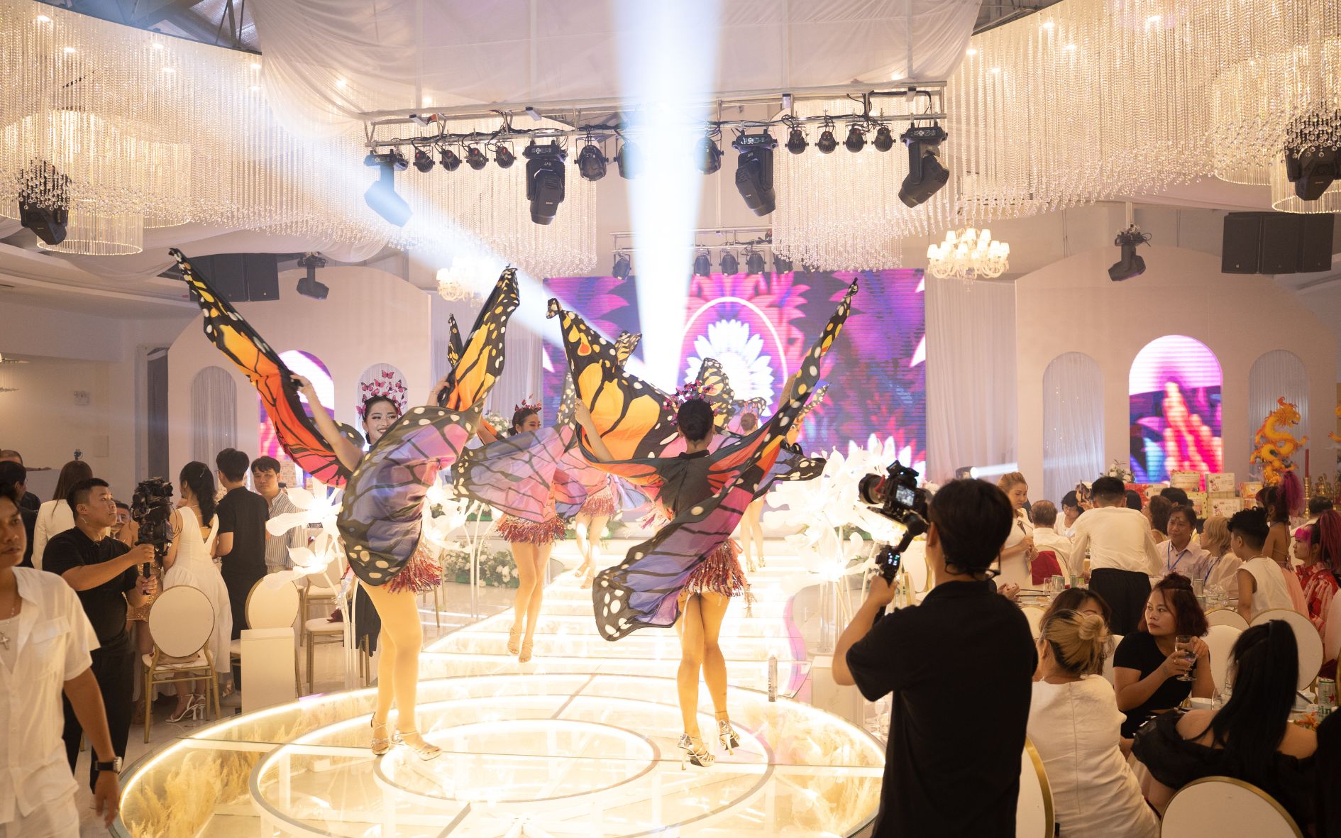 an-tuong-kho-phai-trong-le-tri-an-to-nghiep-nganh-toc-da-nang-quang-nam-2024-8