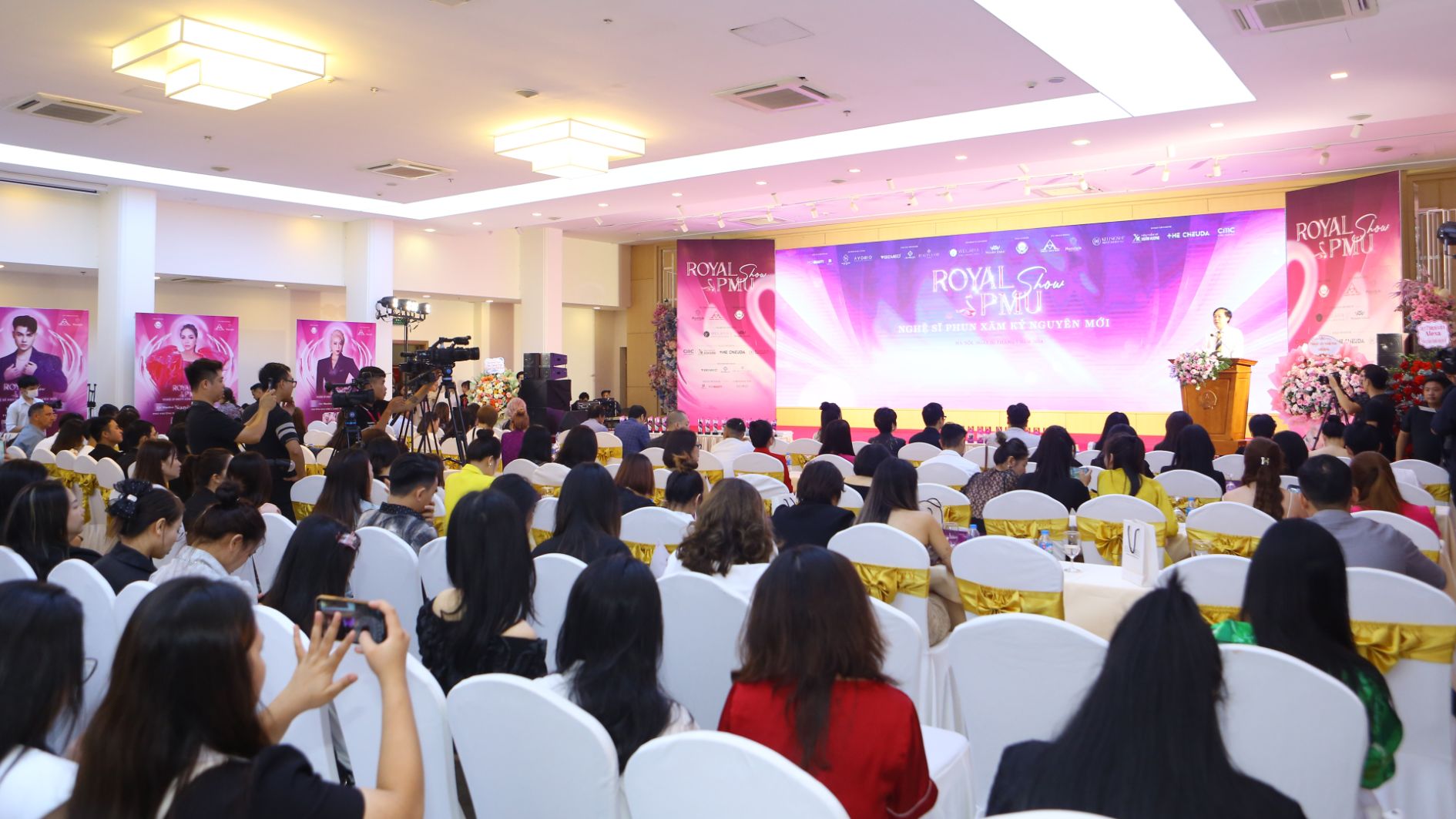 ban-phun-theu-tham-my-va-ban-cham-soc-da-spa-hoi-vnba-hop-chuan-bi-cho-su-kien-gala-vnba-beauty-awards-2025-1