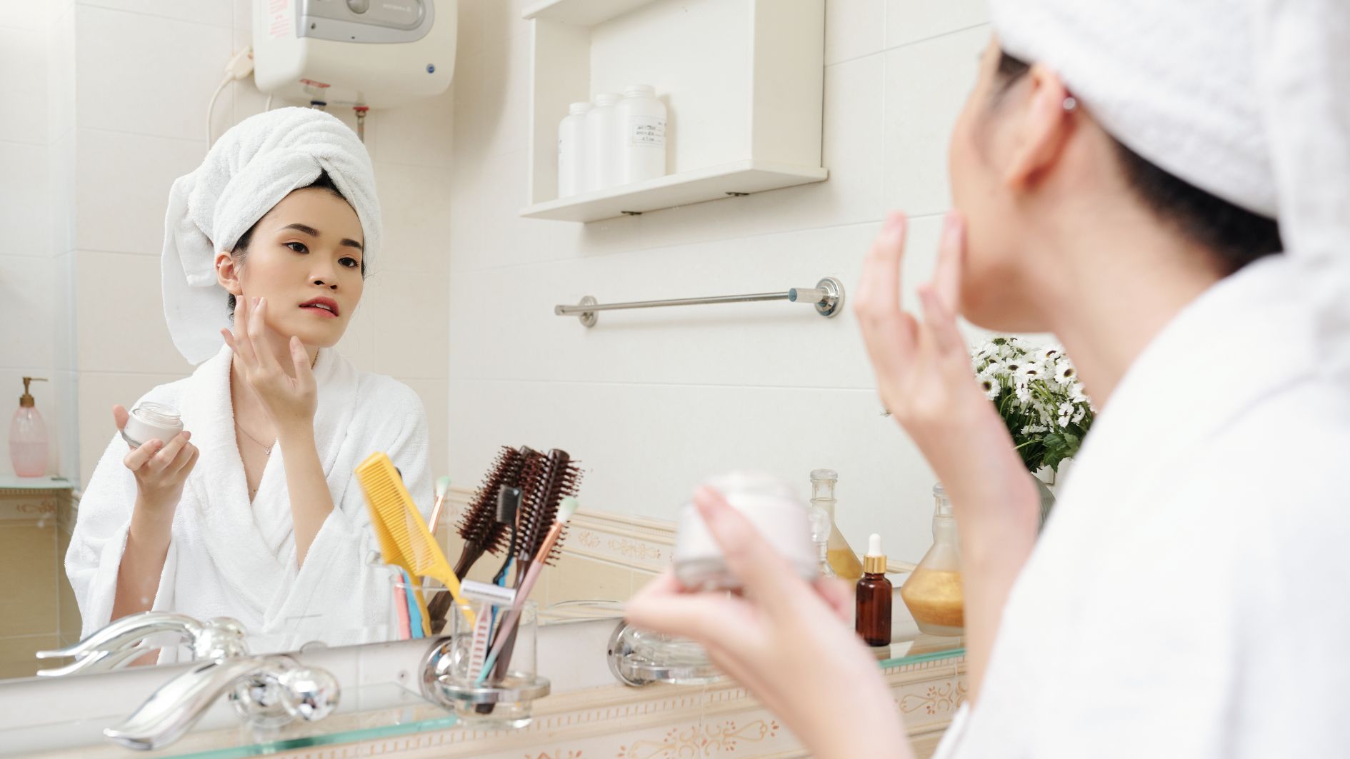 dung-kem-duong-ban-dem-cho-ban-ngay-loi-hay-hai-6