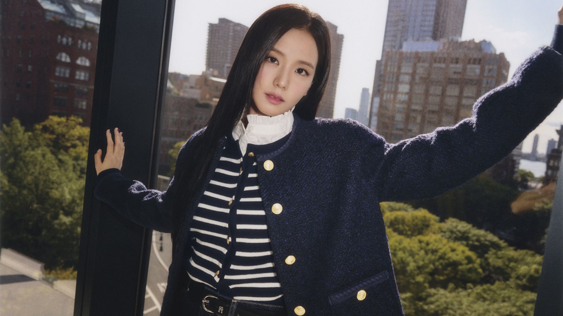 jisoo-chinh-thuc-tro-thanh-dai-su-toan-cau-cho-tommy-hilfiger-trong-chien-dich-thu-2024-2