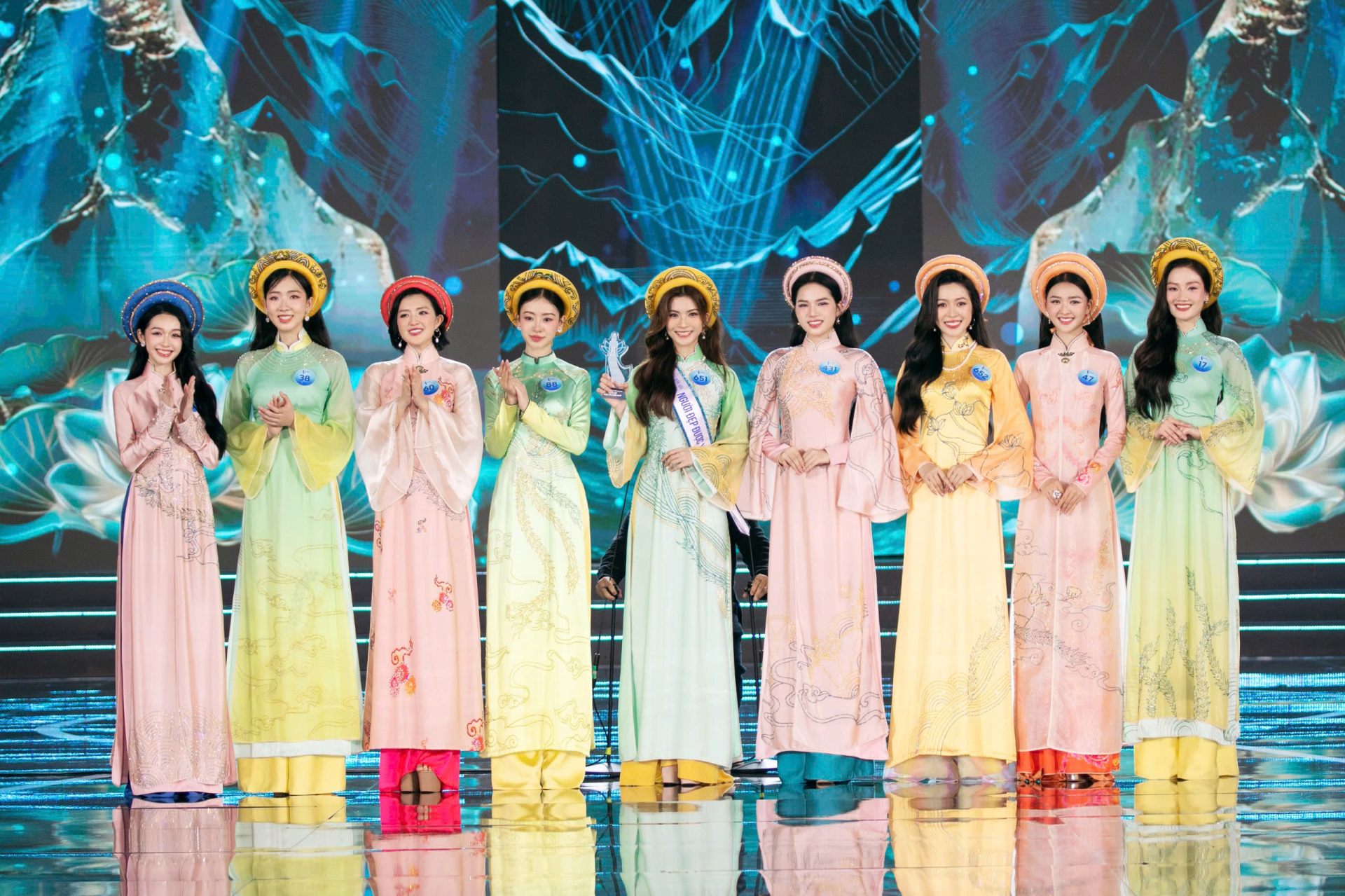 nguyen-ngoc-kieu-duy-dang-quang-hoa-hau-quoc-gia-viet-nam-2024-1