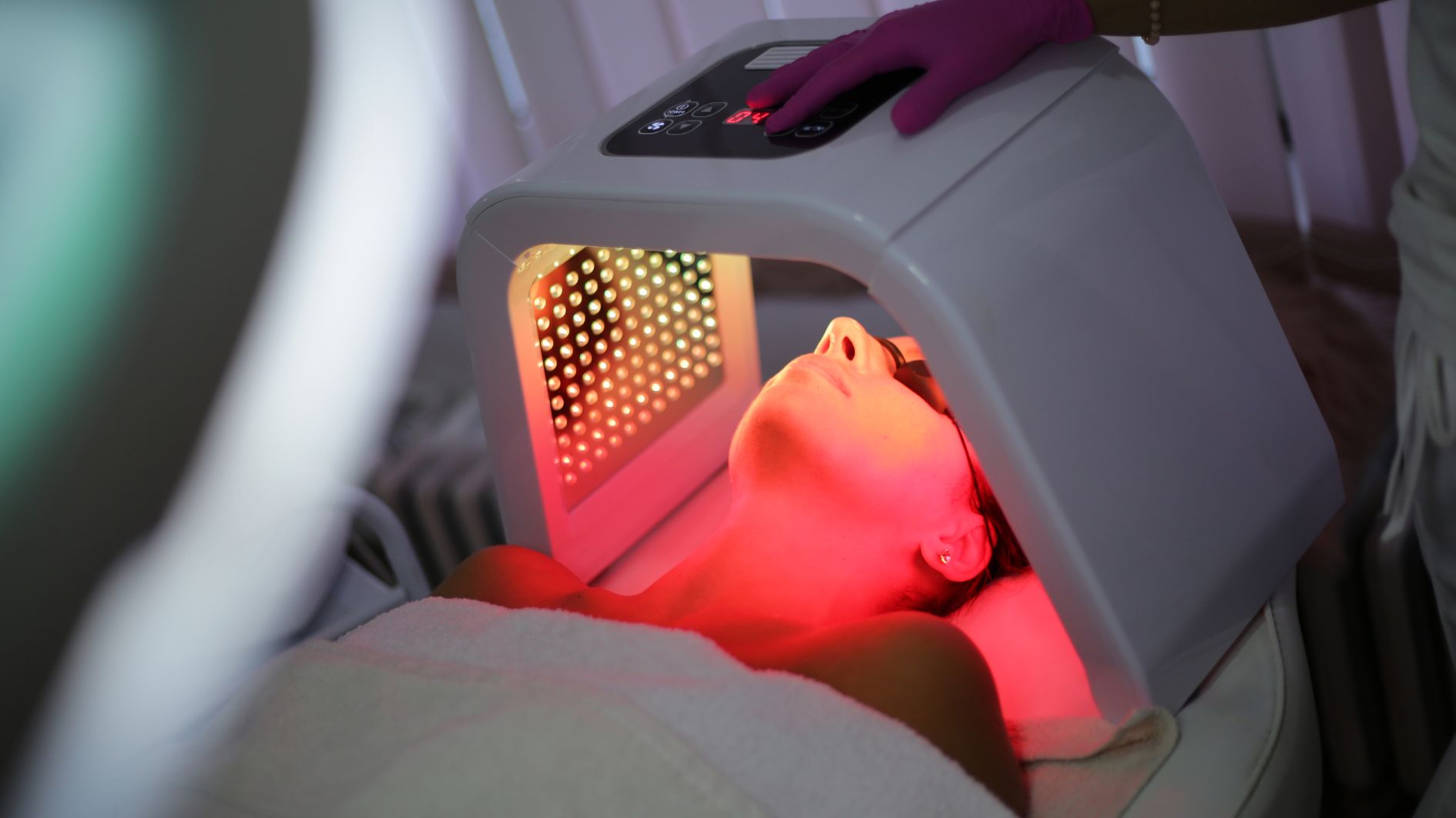 nhu-cau-cham-soc-da-tuoi-20-va-40-khac-biet-nhu-the-nao-1