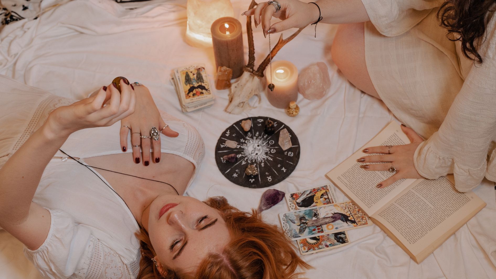 suc-hap-dan-cua-tarot-va-chiem-tinh-duoi-goc-nhin-tam-ly-hoc-3