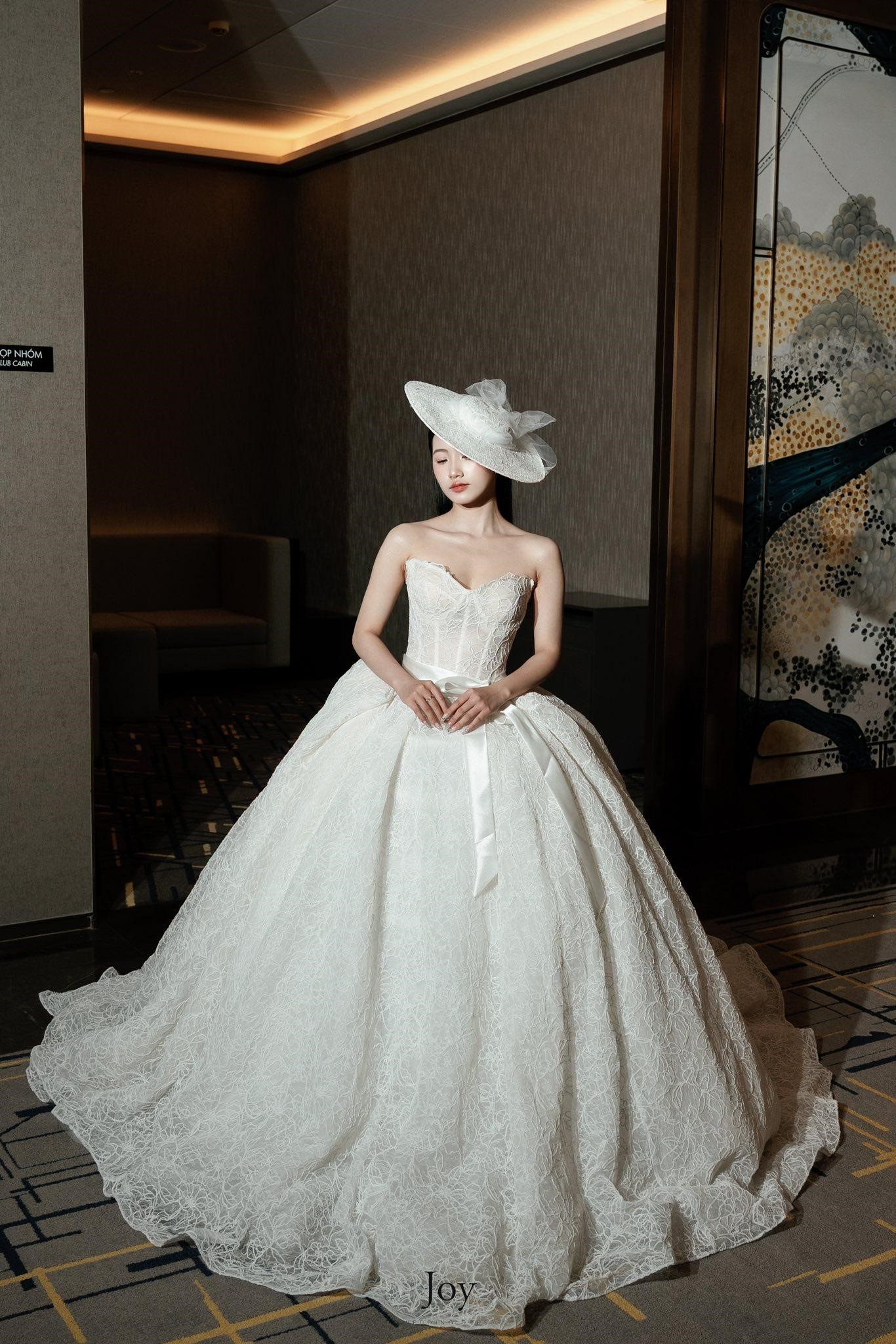 bat-mi-tips-chon-trang-phuc-co-dau-duoi-goc-nhin-cua-chuyen-gia-11