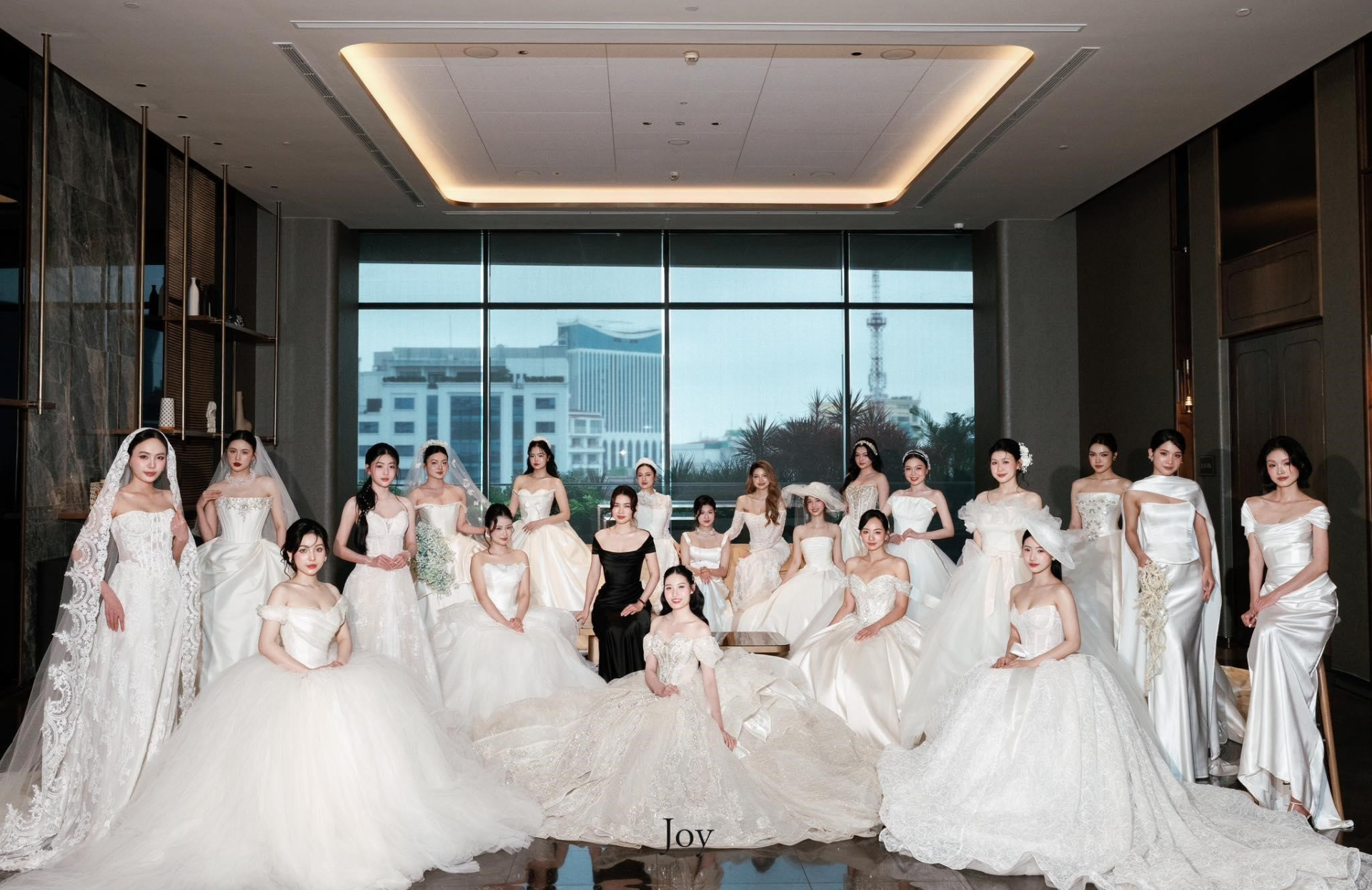 bat-mi-tips-chon-trang-phuc-co-dau-duoi-goc-nhin-cua-chuyen-gia-12