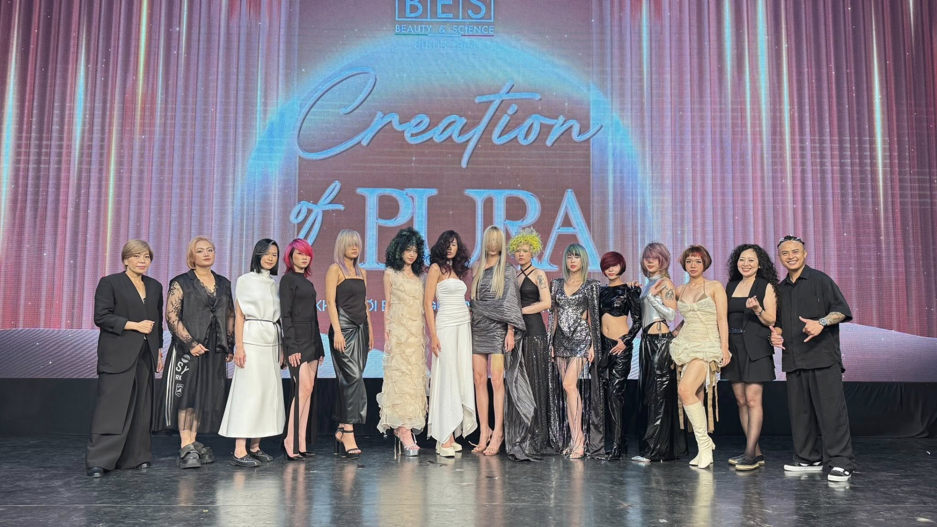 bo-suu-tap-toc-pura-ke-cau-chuyen-ve-5-nguyen-to-1