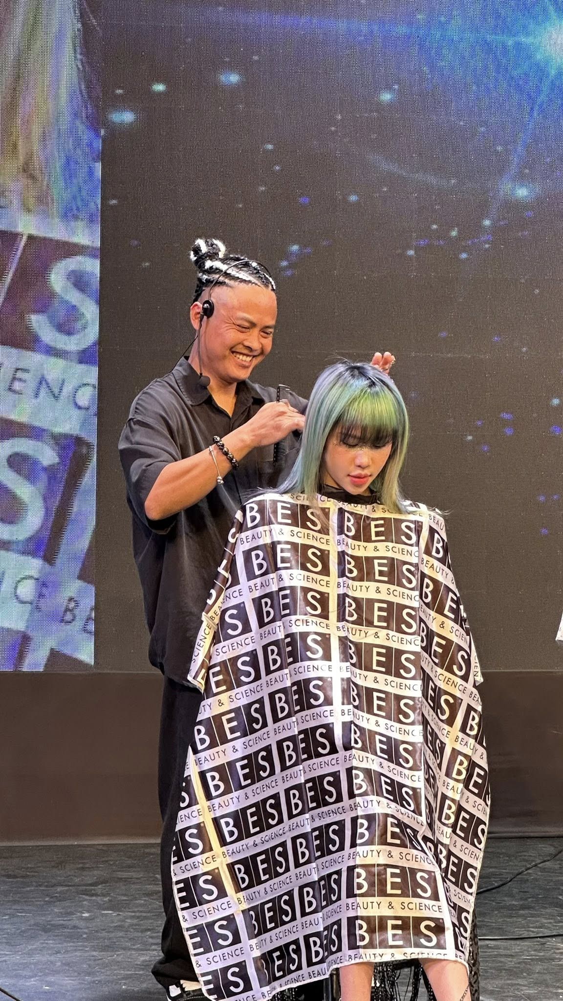 bo-suu-tap-toc-pura-ke-cau-chuyen-ve-5-nguyen-to