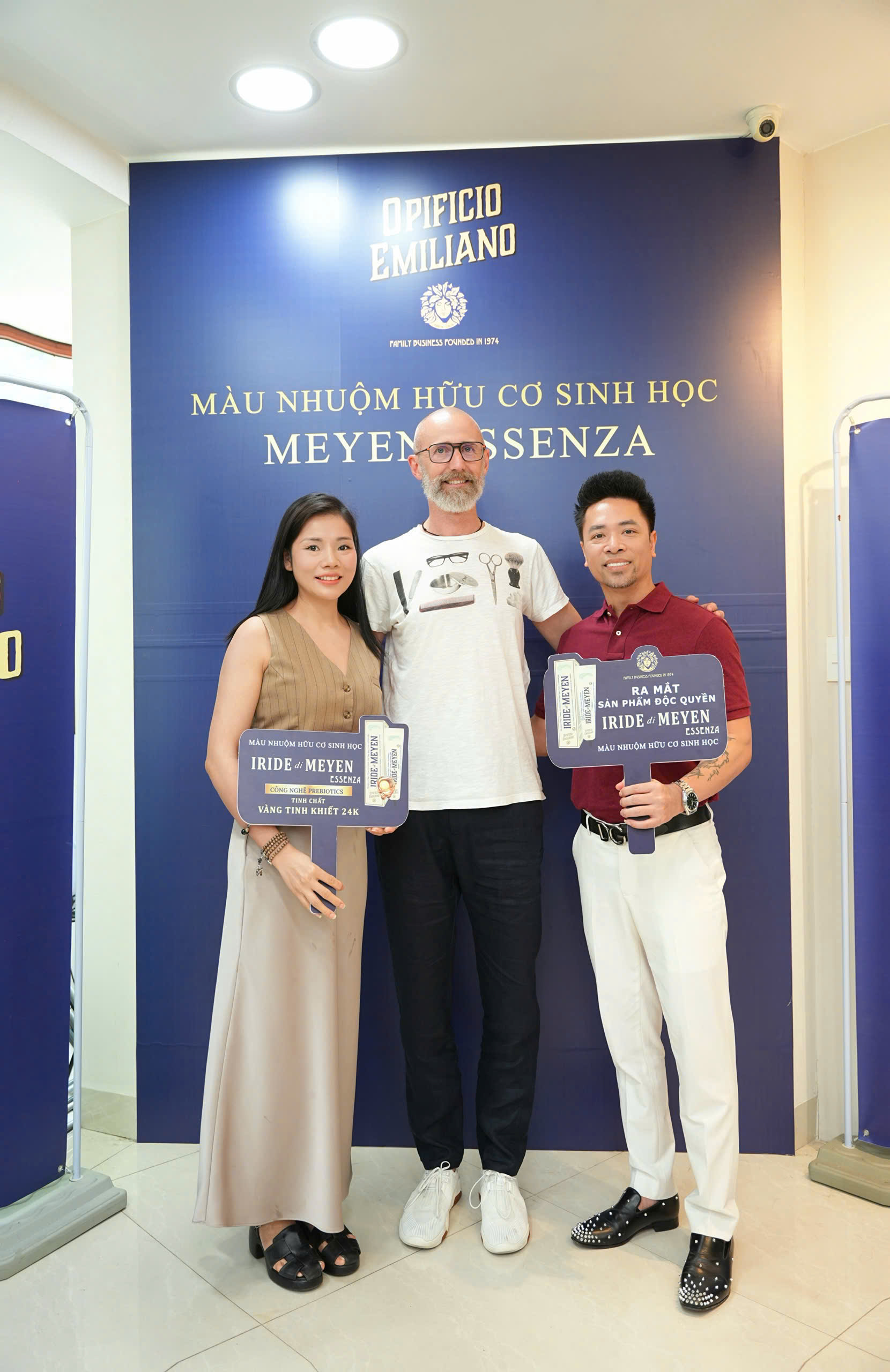 chuyen-gia-y-mang-bi-mat-mau-nhuom-sinh-hoc-den-viet-nam-chuan-bi-cho-man-ra-mat-mau-nhuom-meyen-essenza-12