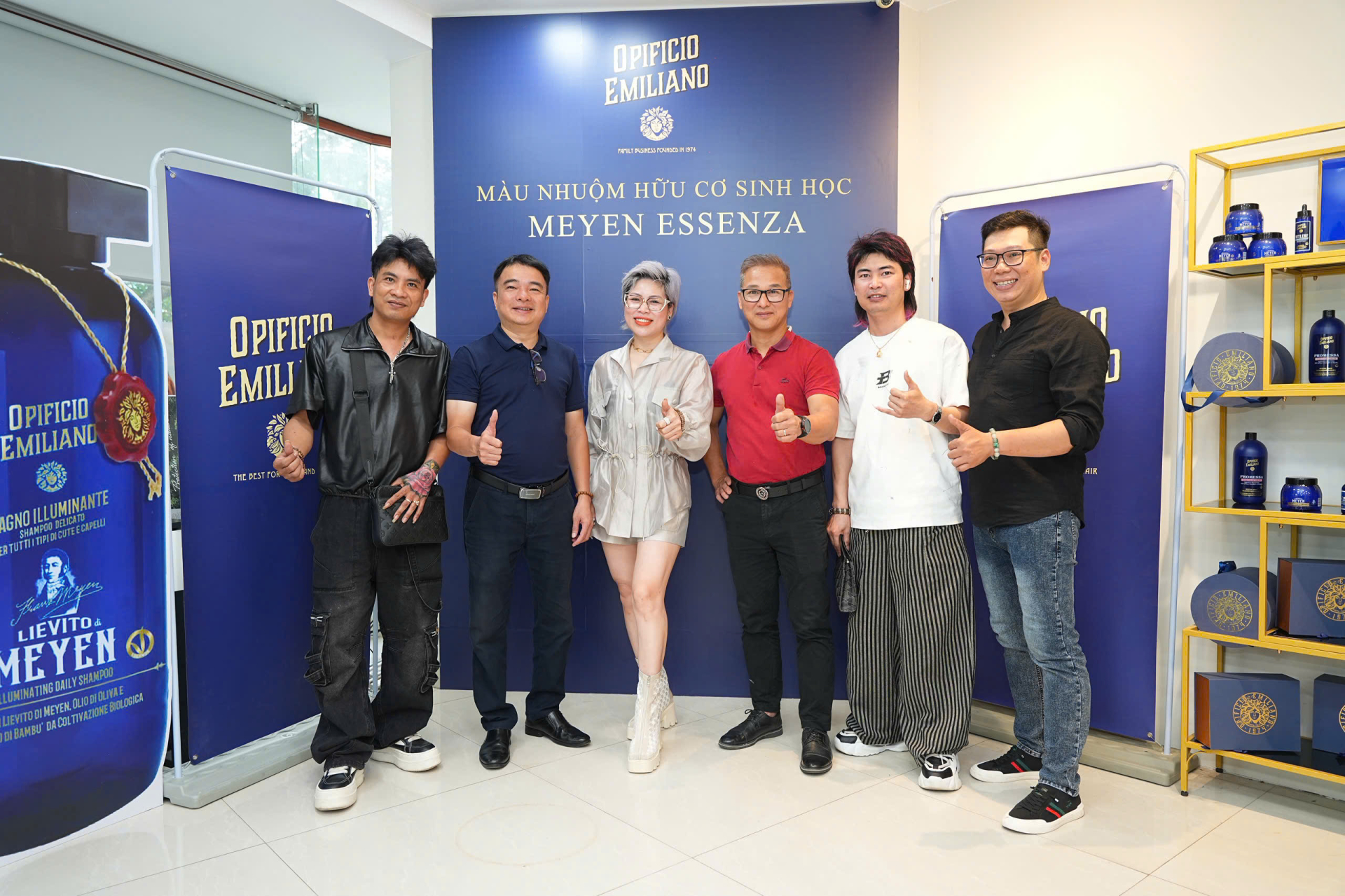 chuyen-gia-y-mang-bi-mat-mau-nhuom-sinh-hoc-den-viet-nam-chuan-bi-cho-man-ra-mat-mau-nhuom-meyen-essenza-9