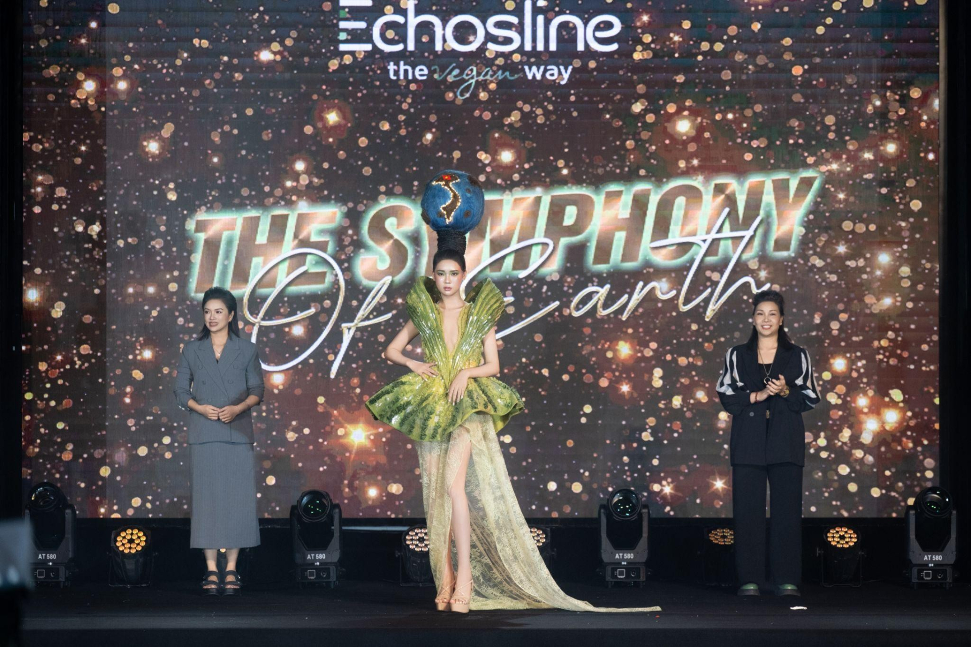 echosline-thap-sang-ban-giao-huong-cua-trai-dat-ky-niem-10-nam-tai-viet-nam-14