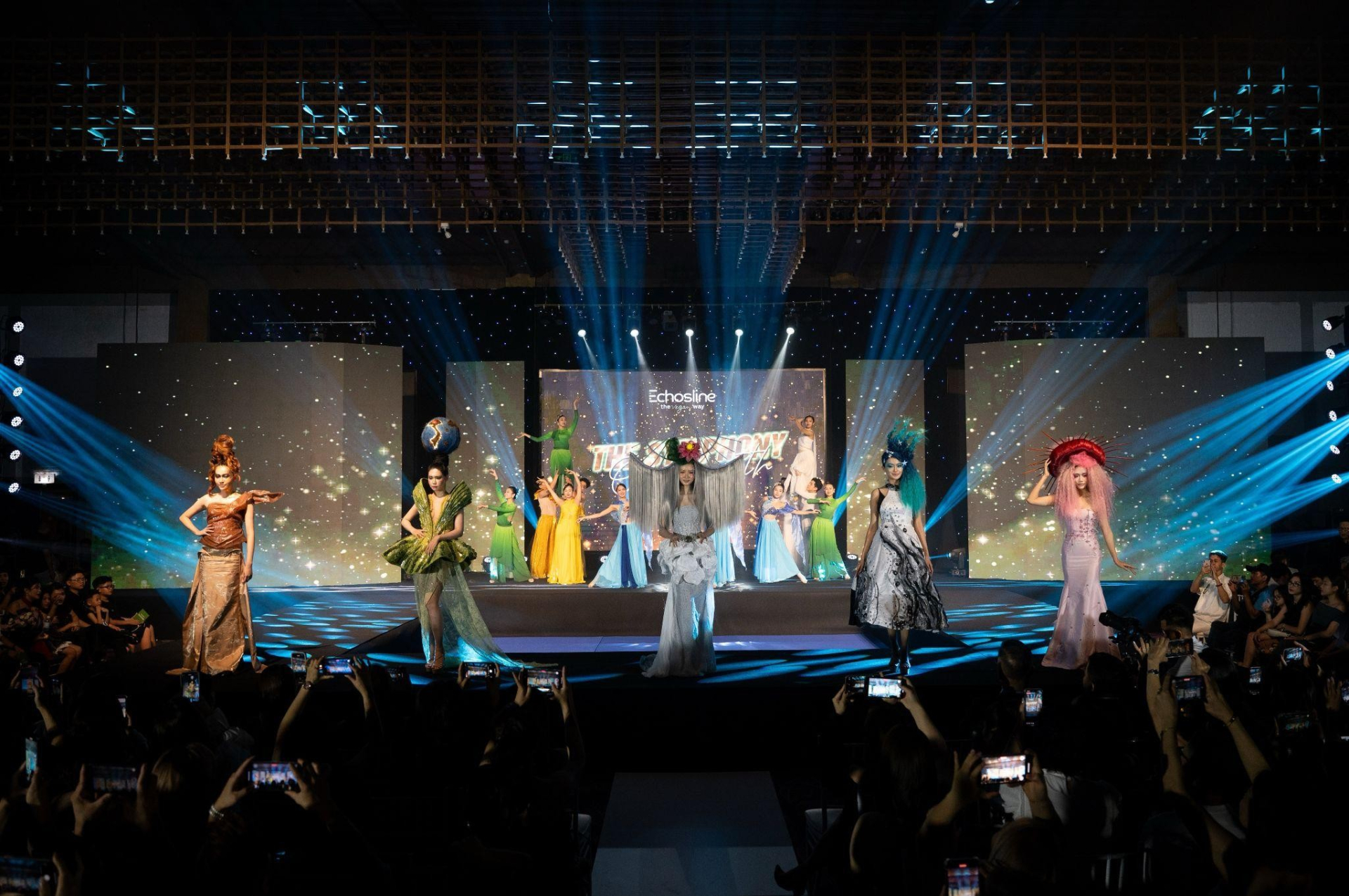 echosline-thap-sang-ban-giao-huong-cua-trai-dat-ky-niem-10-nam-tai-viet-nam-9