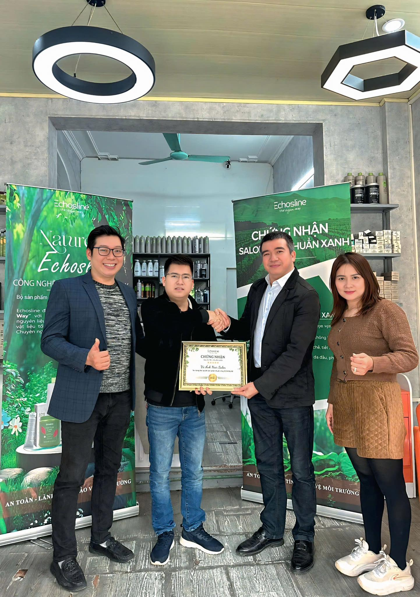 echosline-to-chuc-le-trao-chung-nhan-salon-tieu-chuan-xanh-2