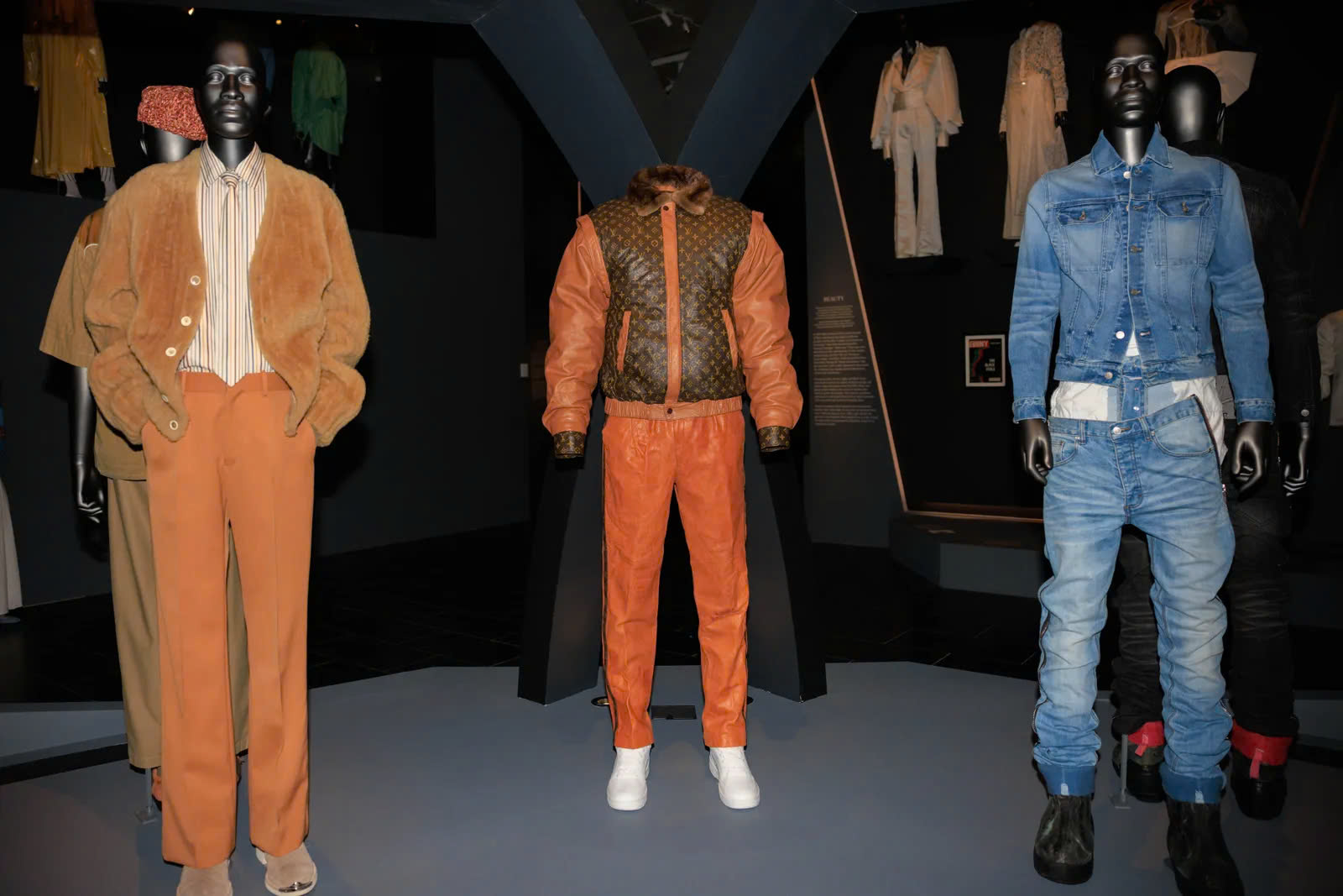 tim-hieu-ve-chu-de-superfine-tailoring-black-style-tai-met-gala-2025-1