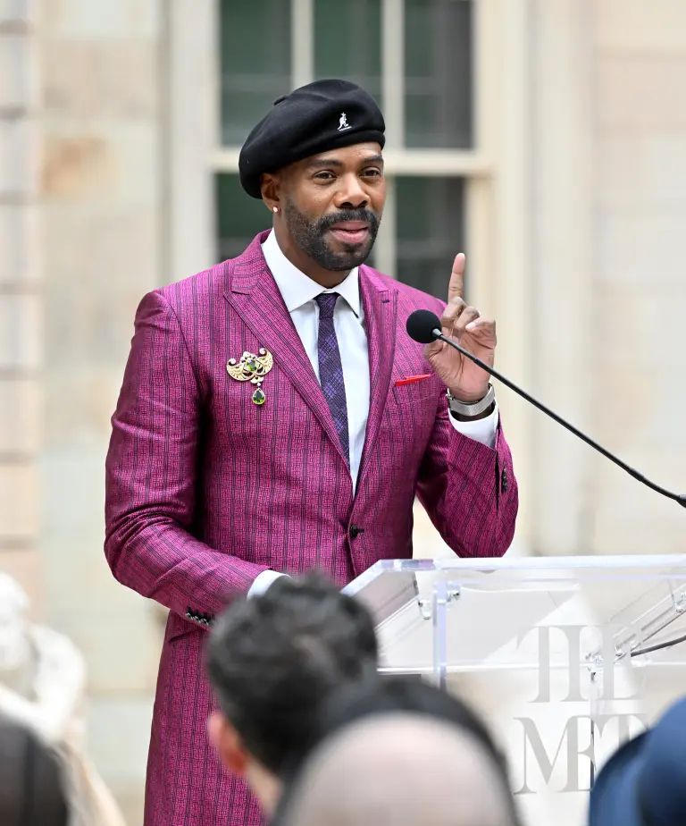 tim-hieu-ve-chu-de-superfine-tailoring-black-style-tai-met-gala-2025-5