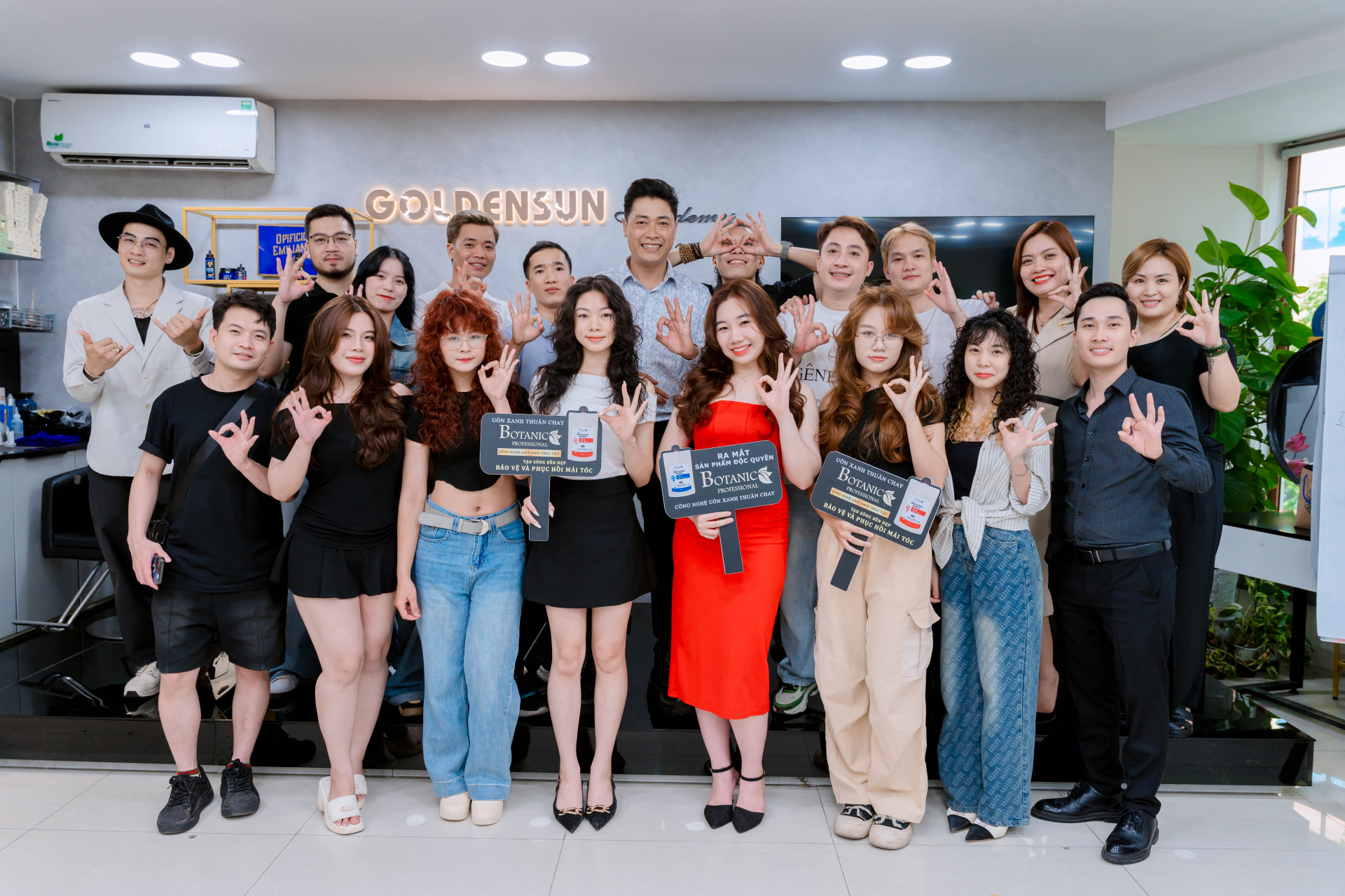 tim-kiem-giai-phap-uon-thuan-chay-an-toan-cung-botanic-vegan-perm-1