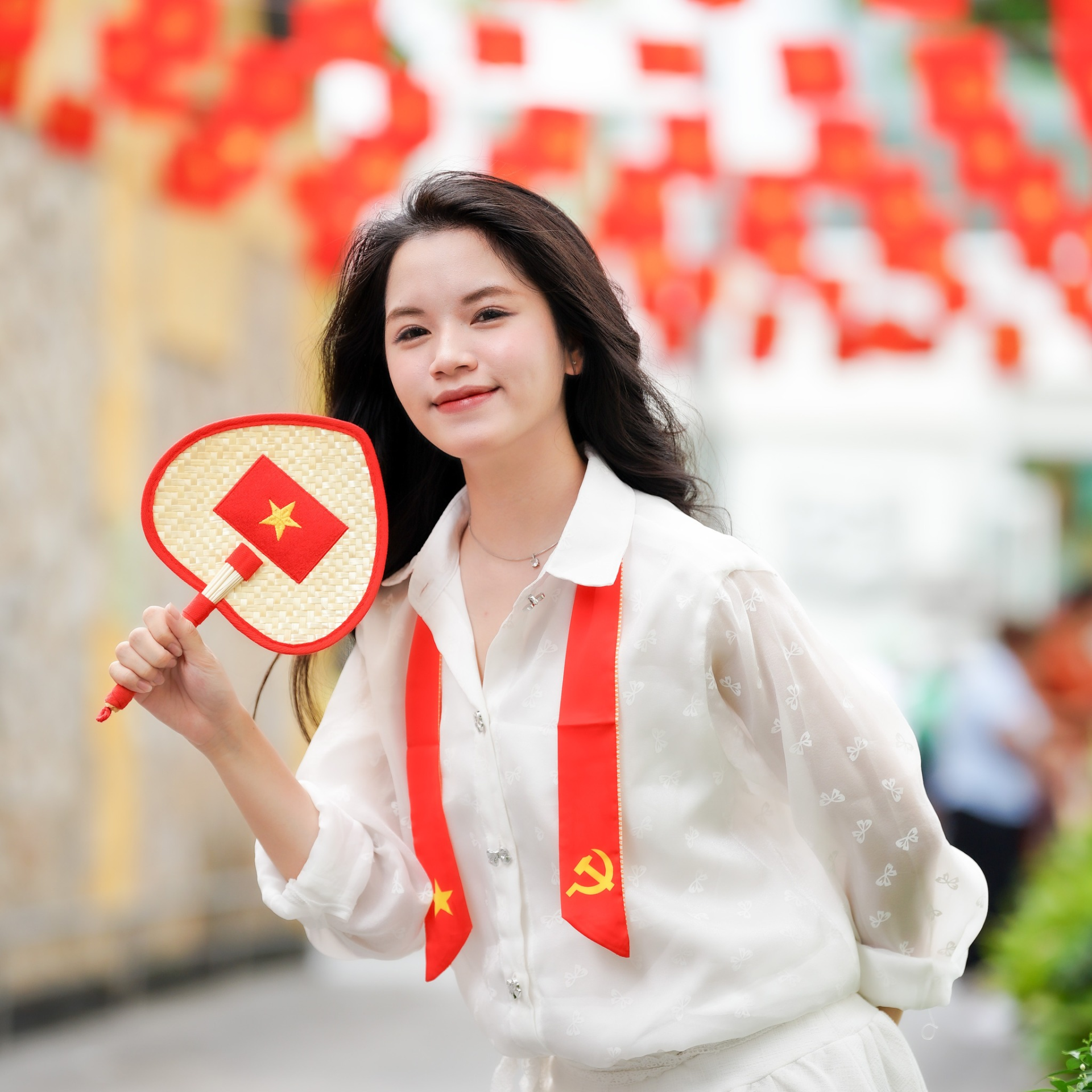 trang-phuc-phu-kien-yeu-nuoc-khuay-dao-thi-truong-truoc-them-quoc-khanh-2-9-12