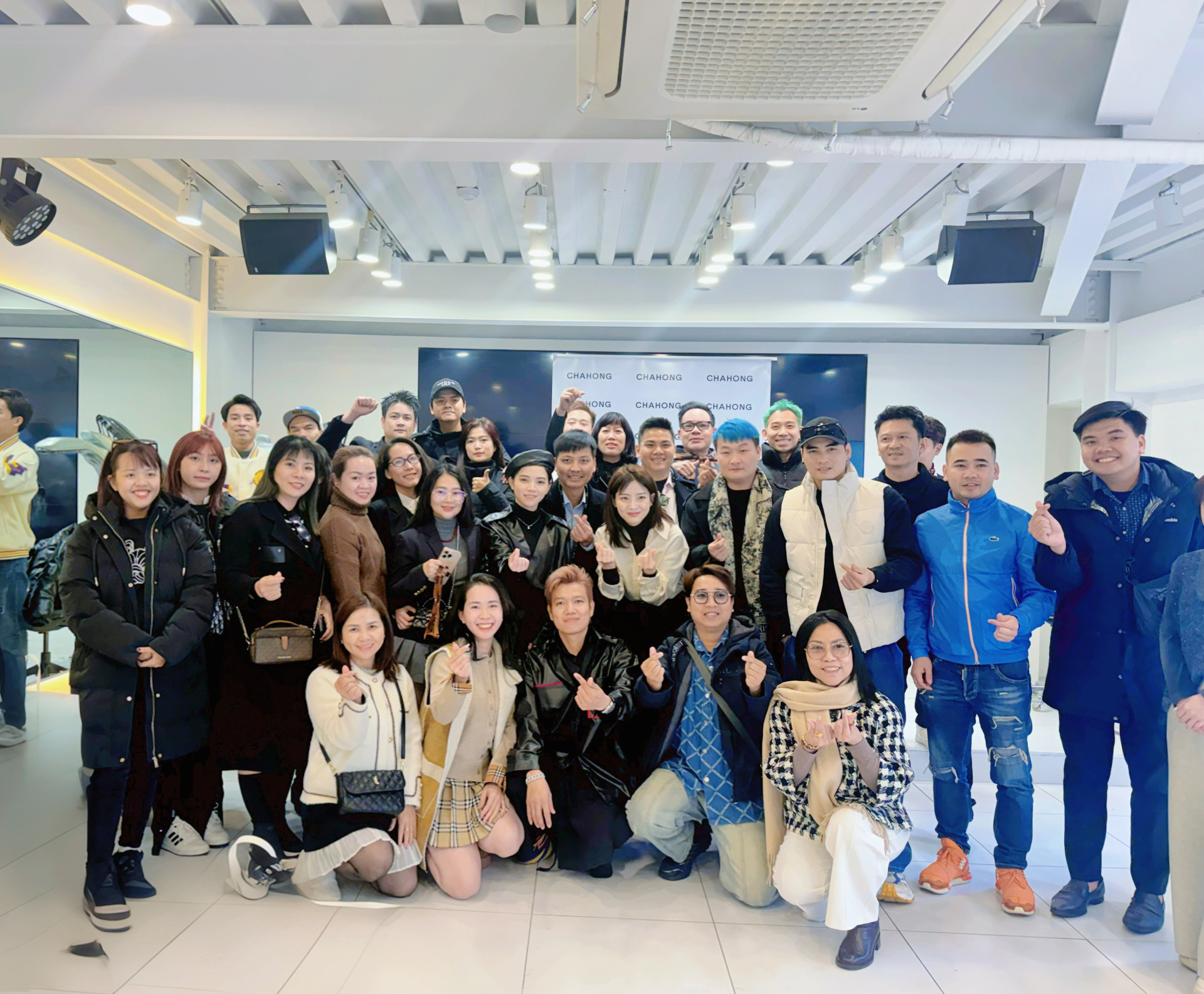 bay-cung-xu-huong-2025-hanh-trinh-cham-den-cam-hung-moi-cua-nganh-toc-3