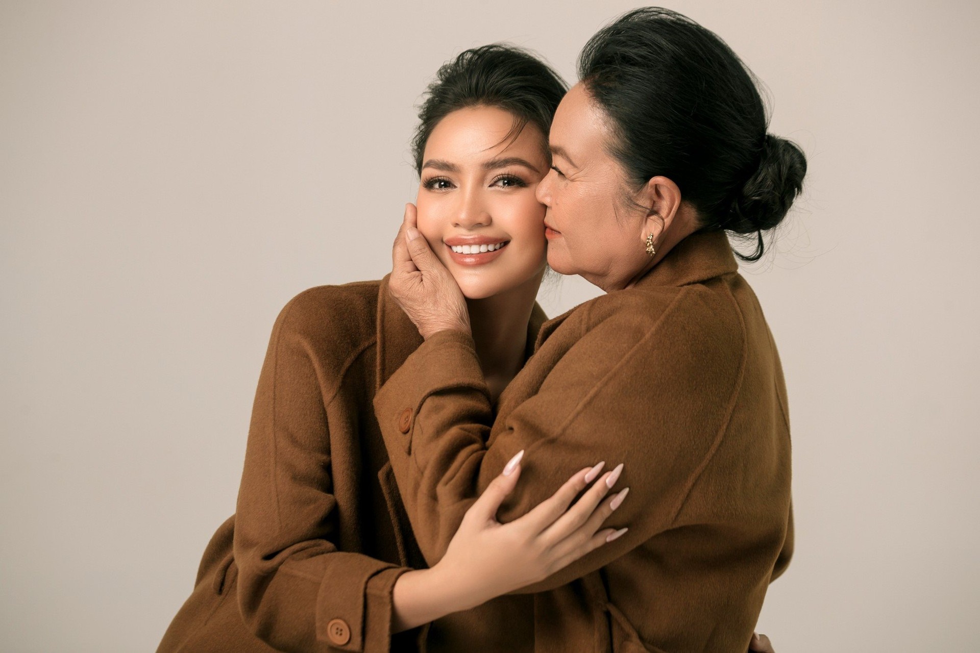 cach-the-hien-tinh-cam-trong-ngay-cua-me-khi-yeu-thuong-cung-can-duoc-cham-soc-5