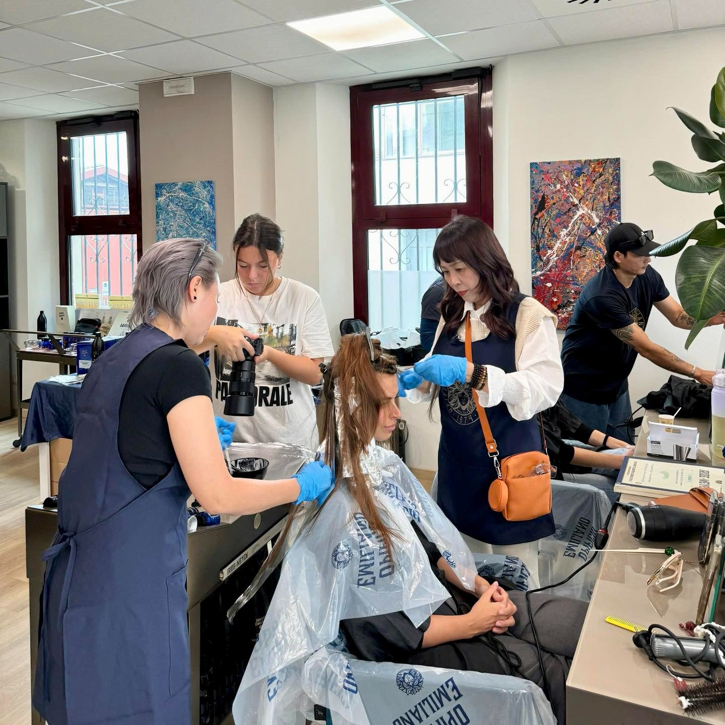 mau-nhuom-huu-co-meyen-essenza-tro-thu-dac-luc-cua-cac-nha-tao-mau-viet-nam-tai-hairshow-prospettive-party-2025-5